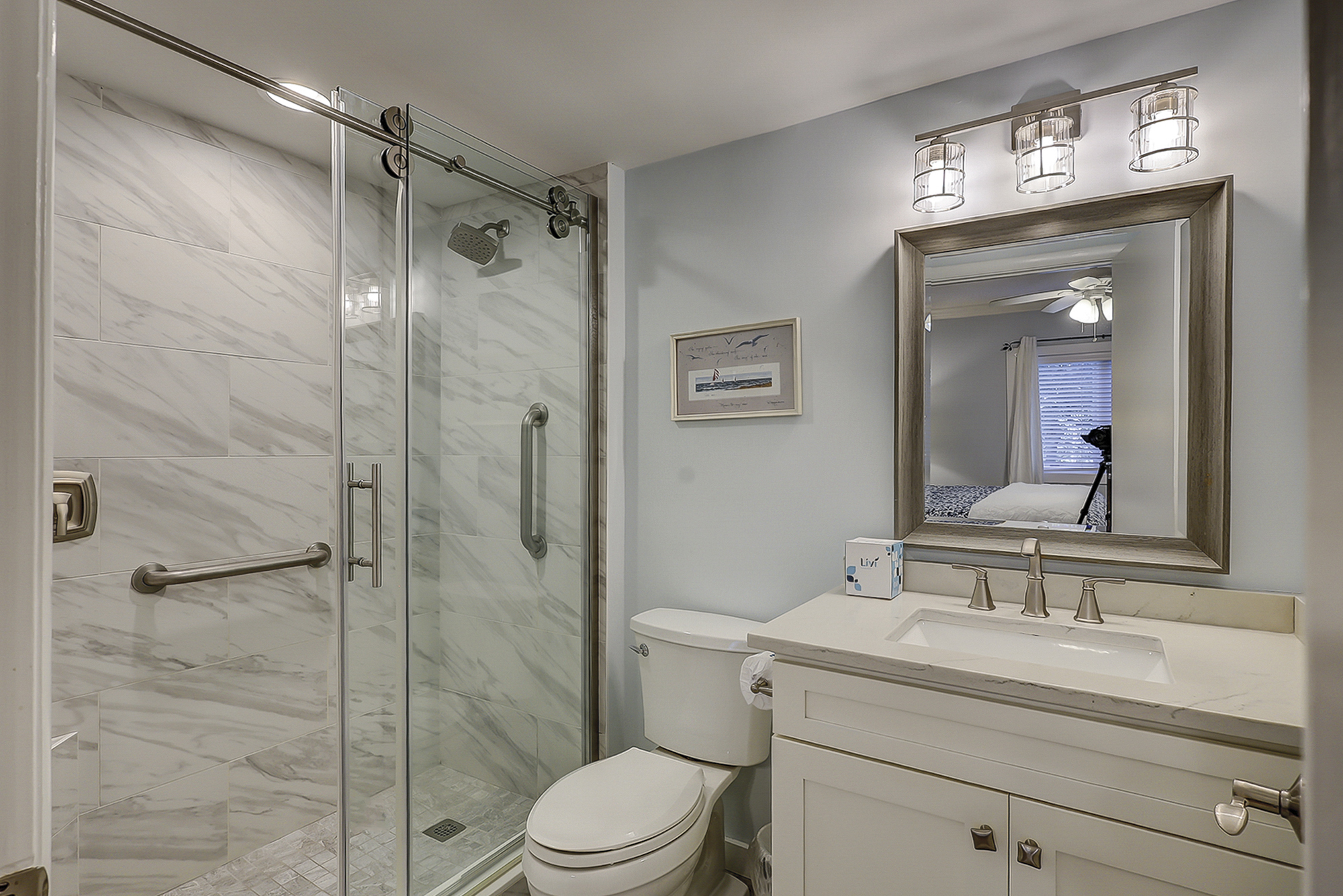 King Suite Full Bathroom