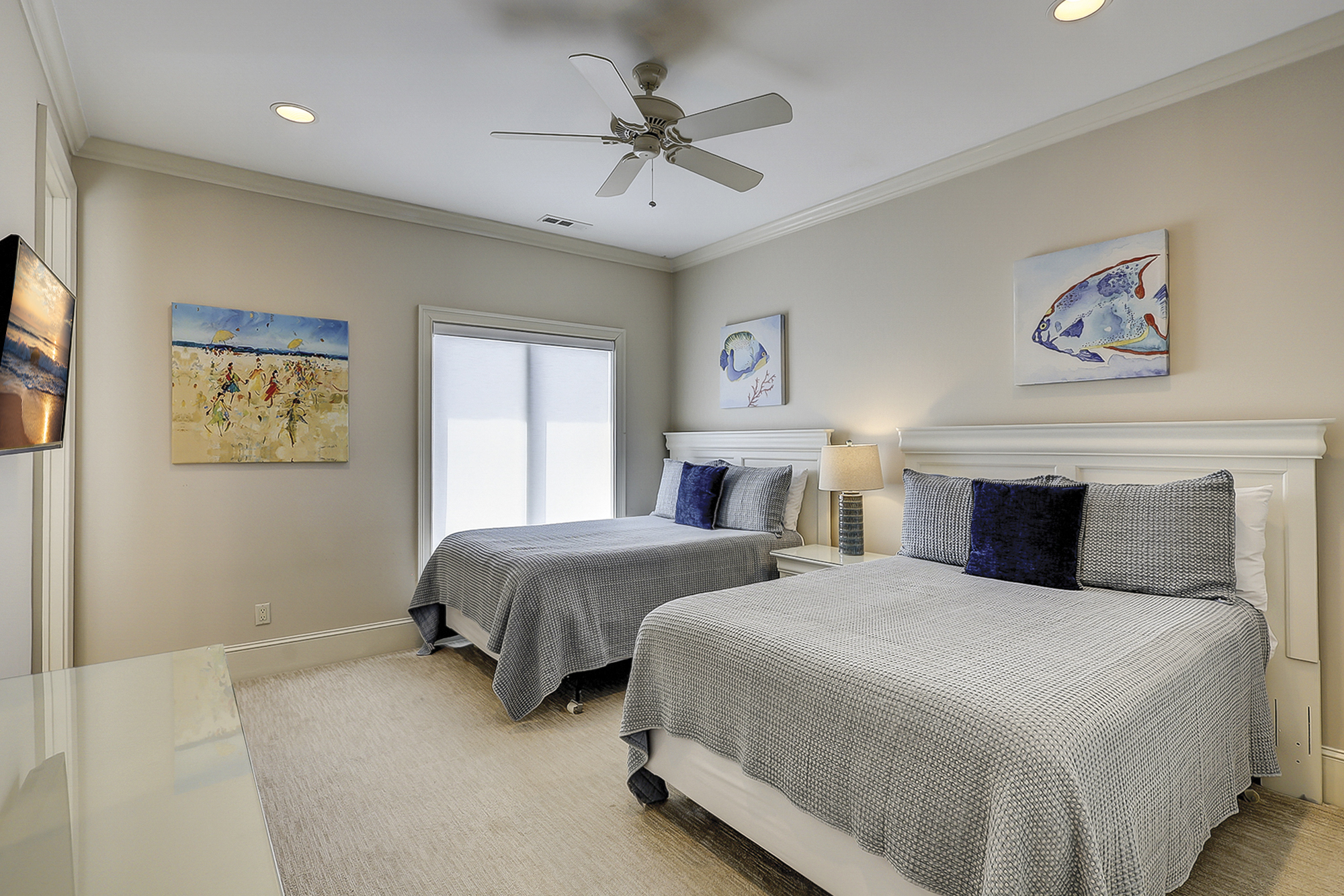 2nd Floor Guest Suite - 2 Queens - Sleeps 4