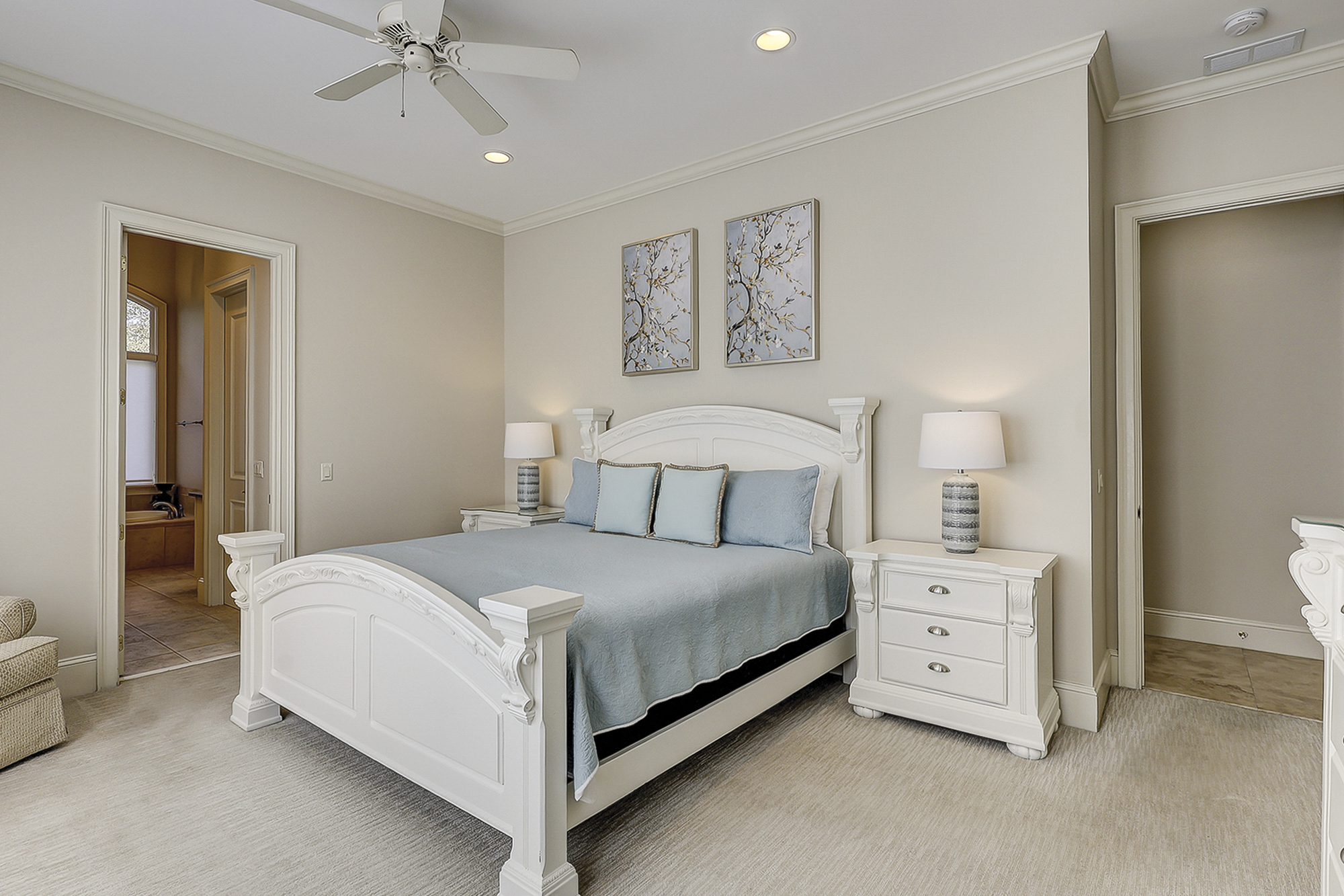 Main Floor King Suite