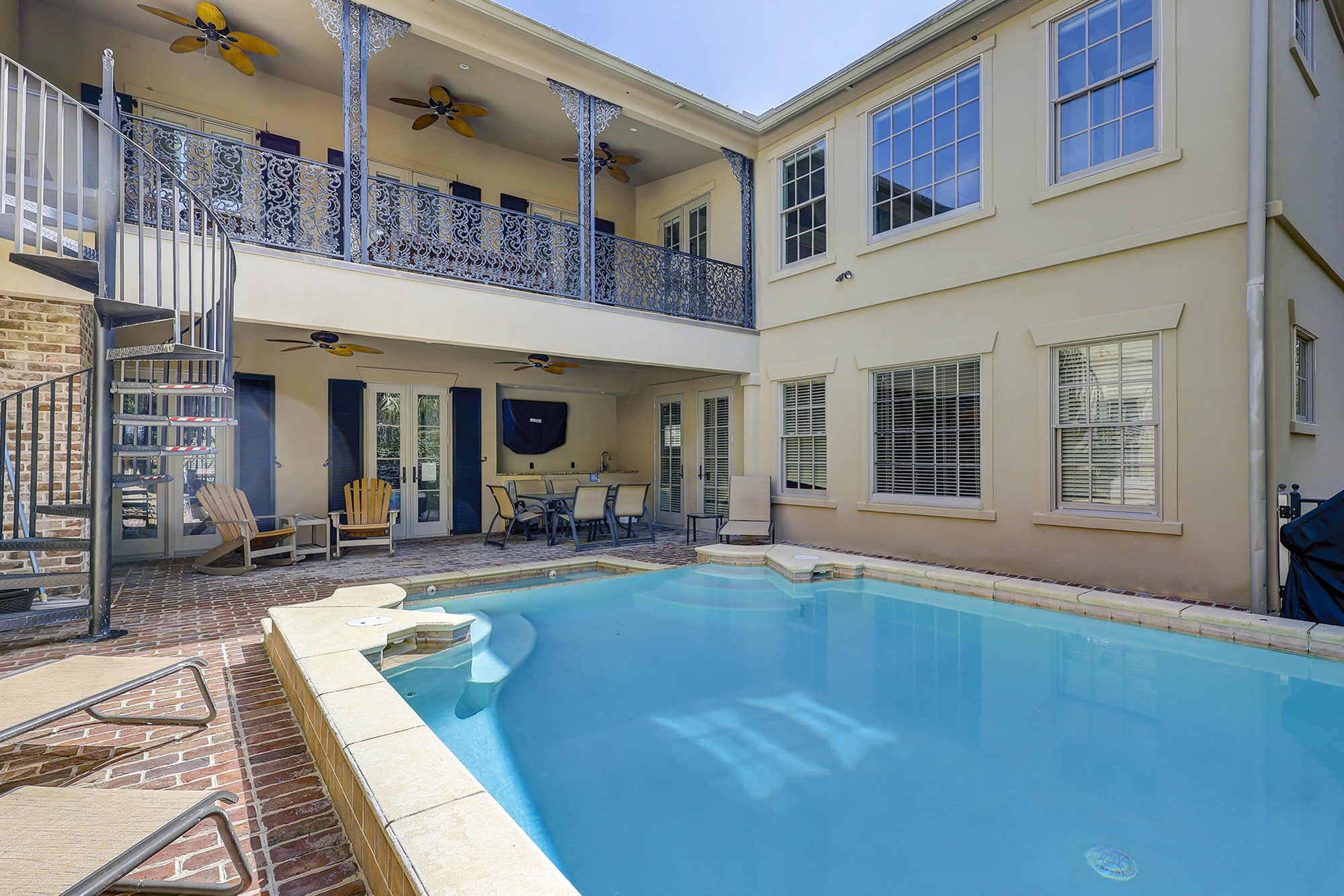 7 Armada - The Vacation Company