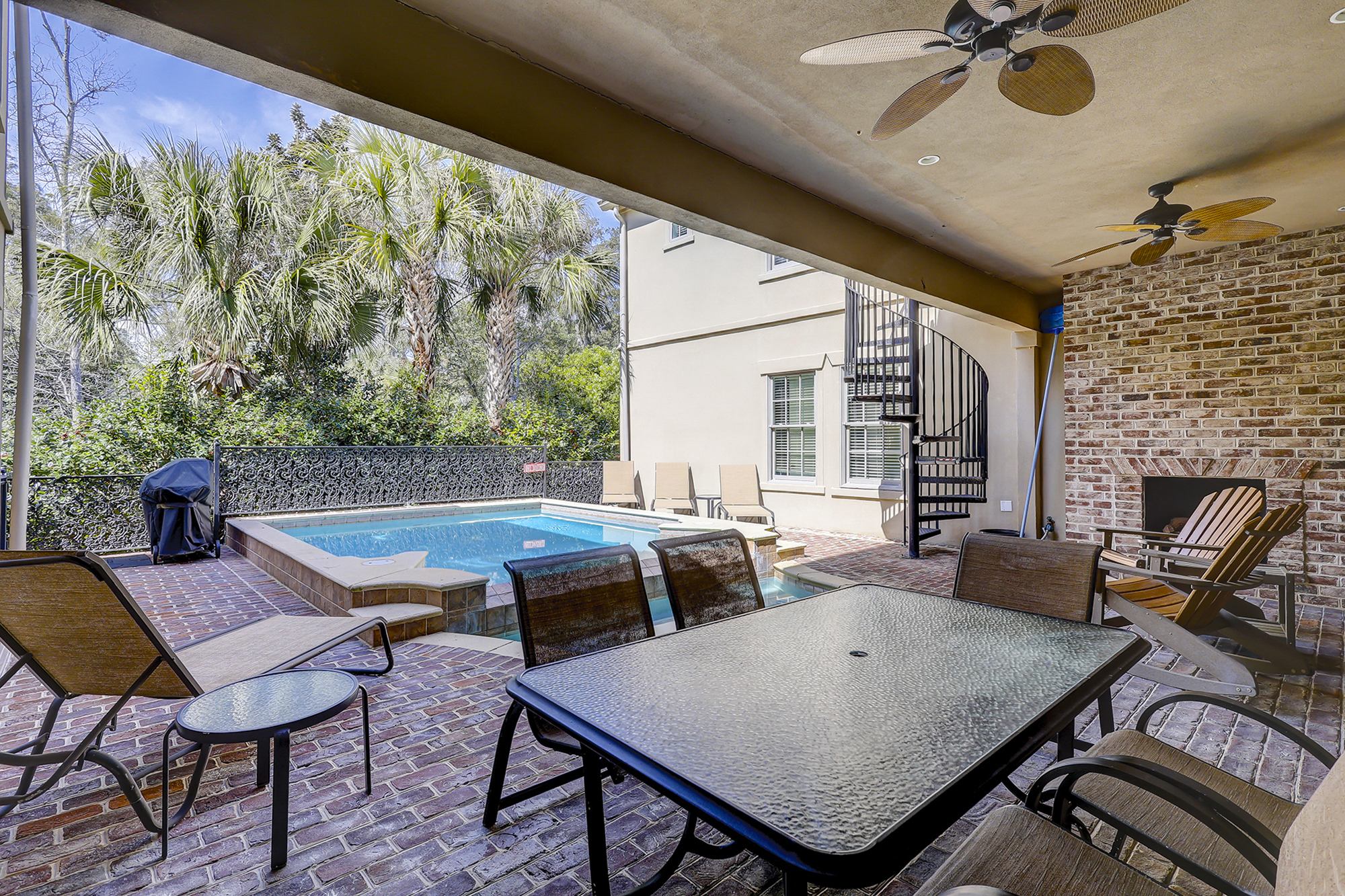 7 Armada - The Vacation Company