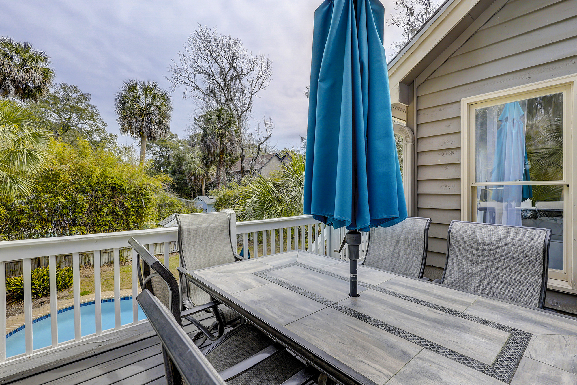 Outdoor Dining Area