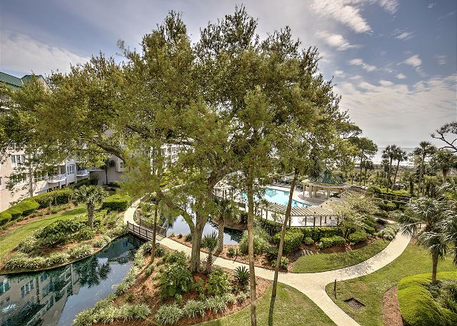 3305 Windsor Court South