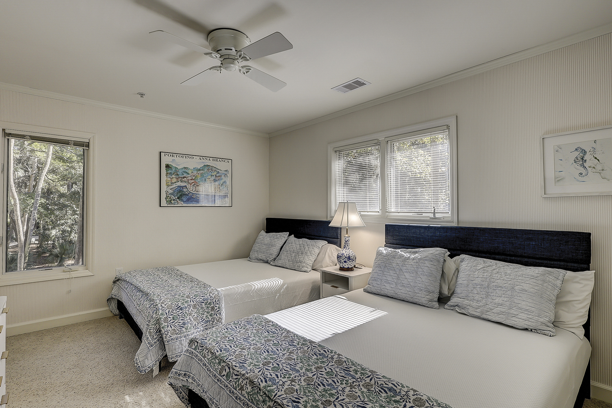 Guest Bedroom - 1 Queen &