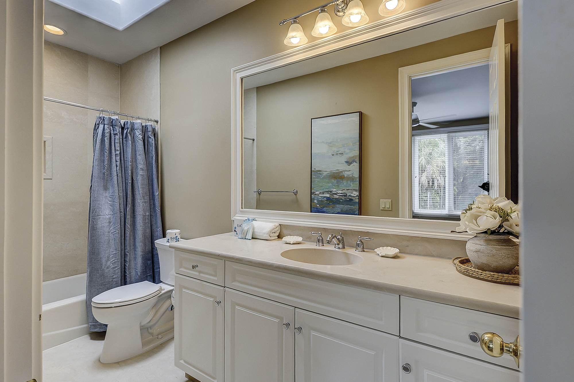 King Guest Bathroom