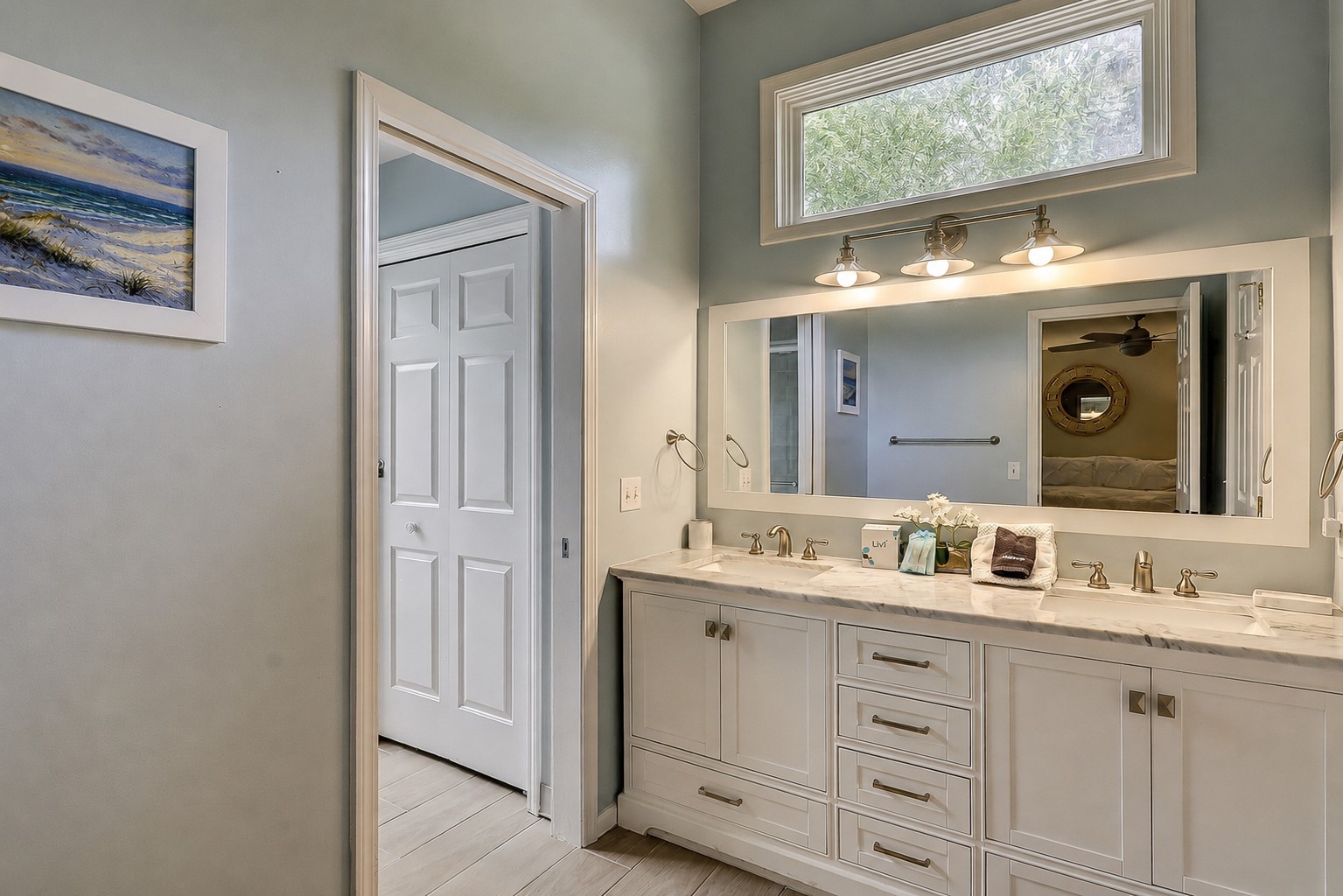 King Suite Full Bathroom