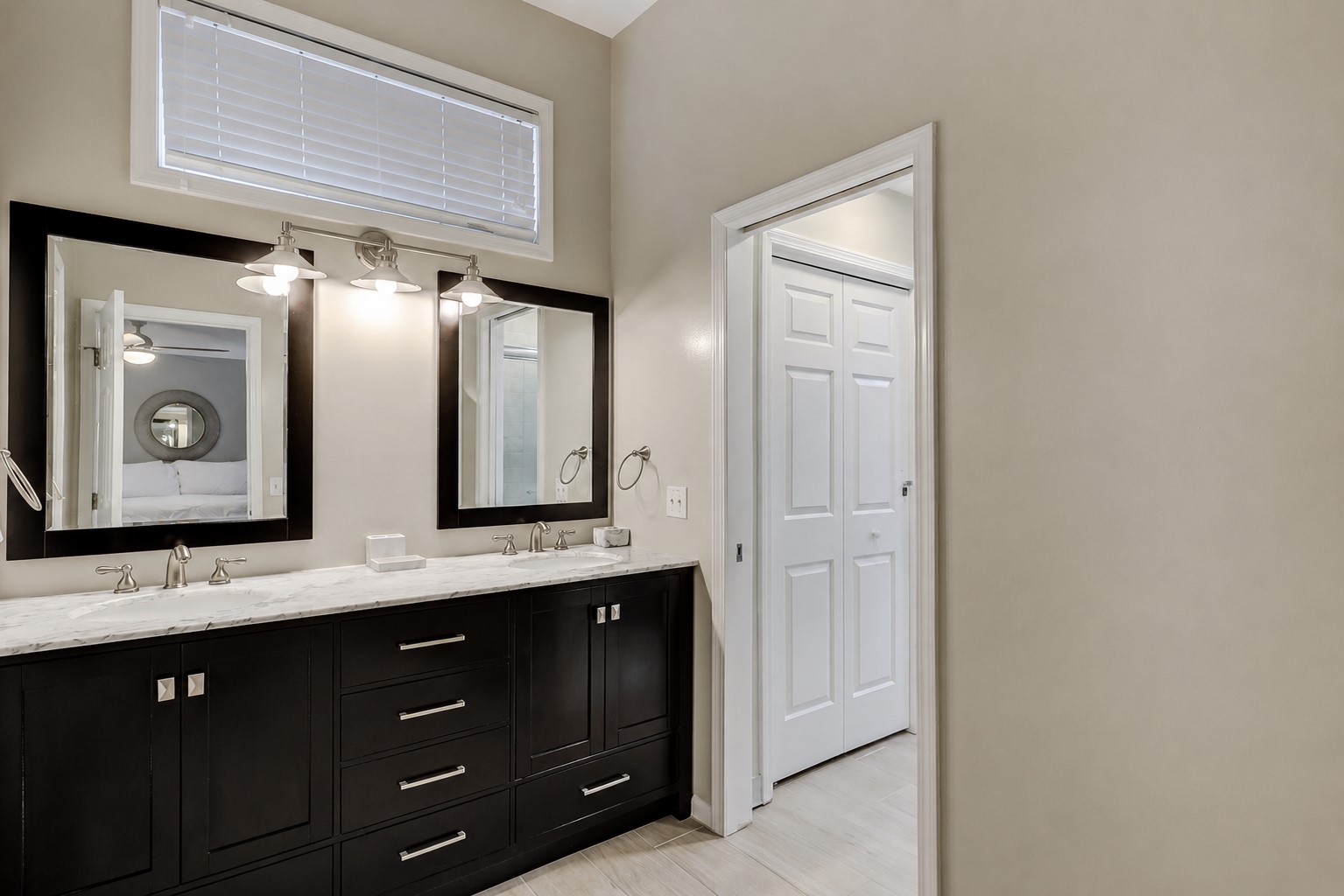 King Suite Full Bathroom