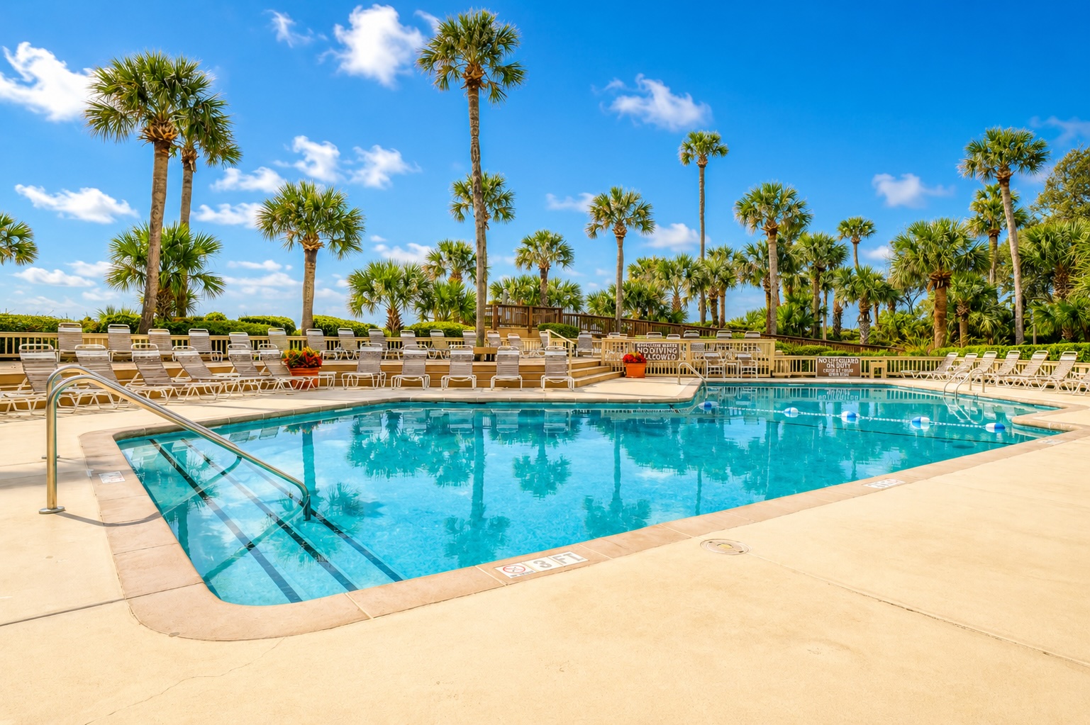 Captains Walk Community Pool