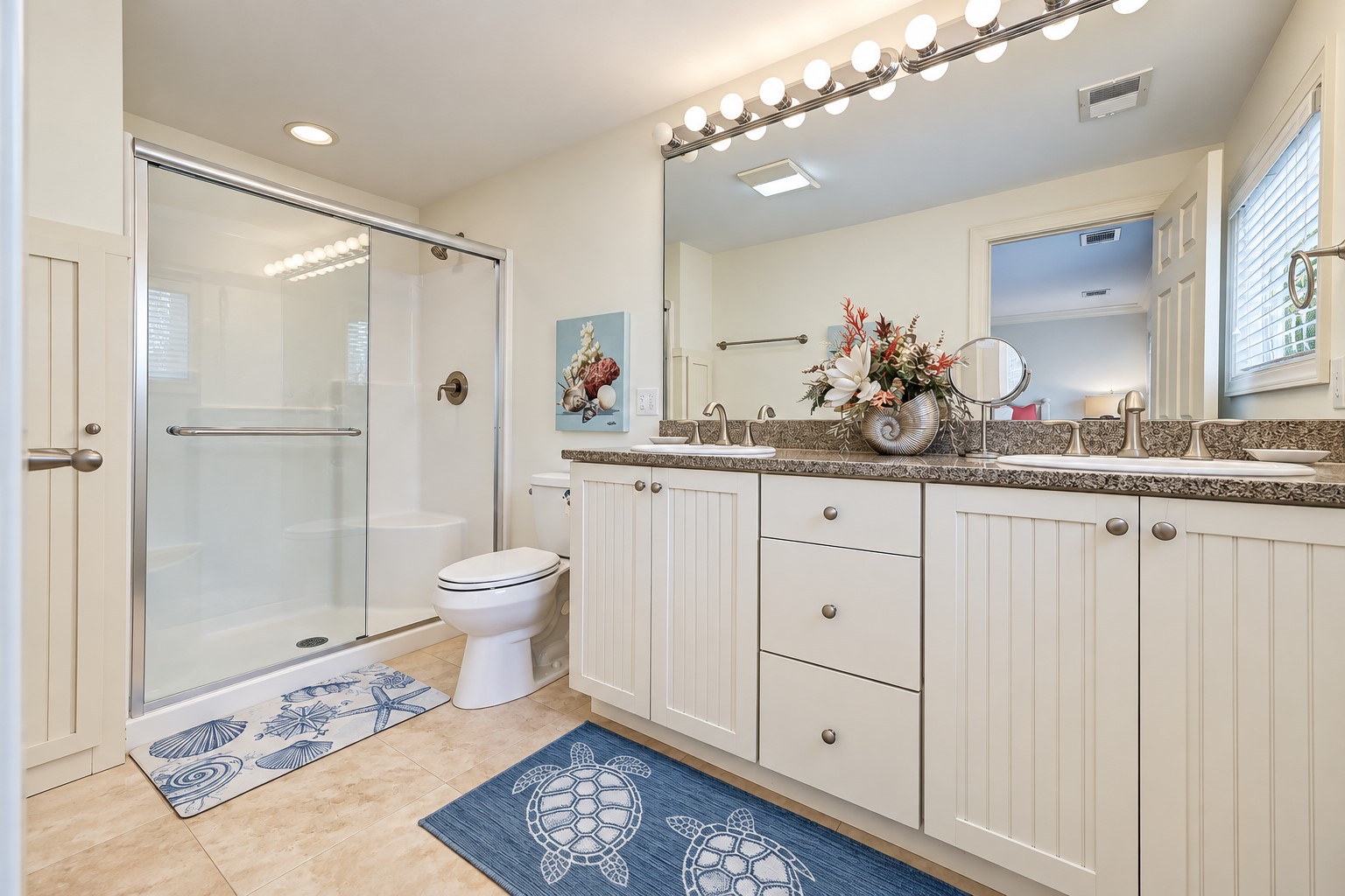 33 Sandpiper- Main Floor - Guest Suite Full Bathroom