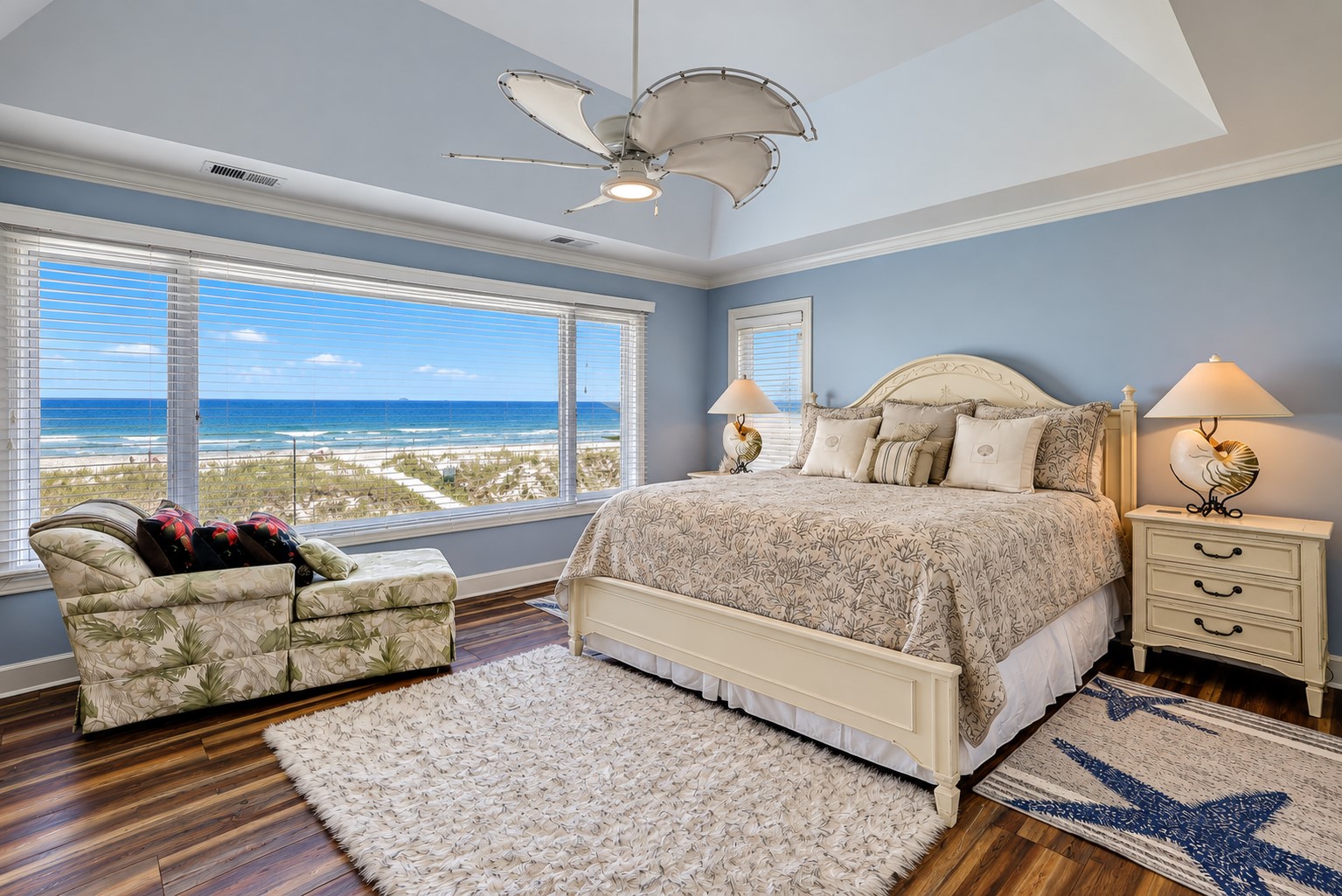 33 Sandpiper - 2nd Floor - Oceanfront Master King Suite