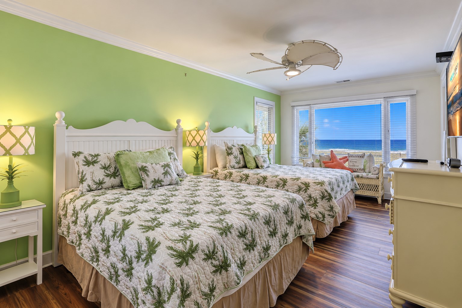 33 Sandpiper - 2nd Floor - Oceanfront Guest Suite