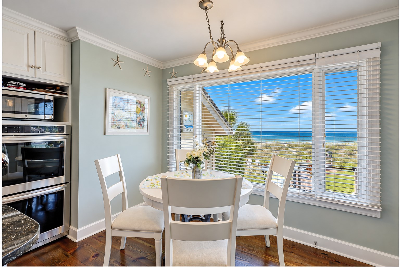 33 Sandpiper - Breakfast Area