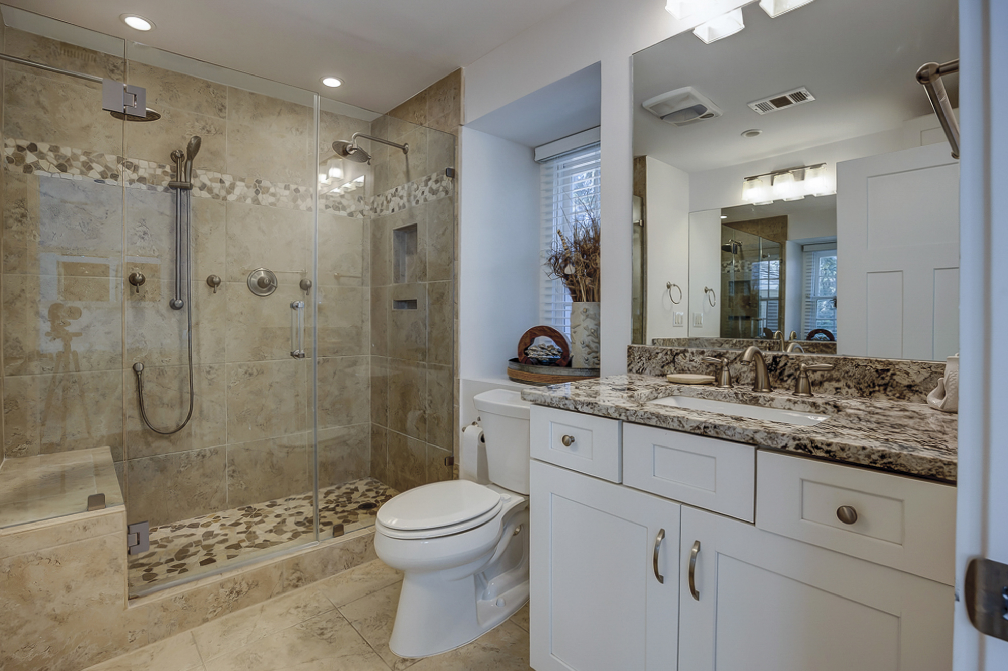 Master Suite Full Bathroom