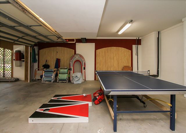 Garage Game Area