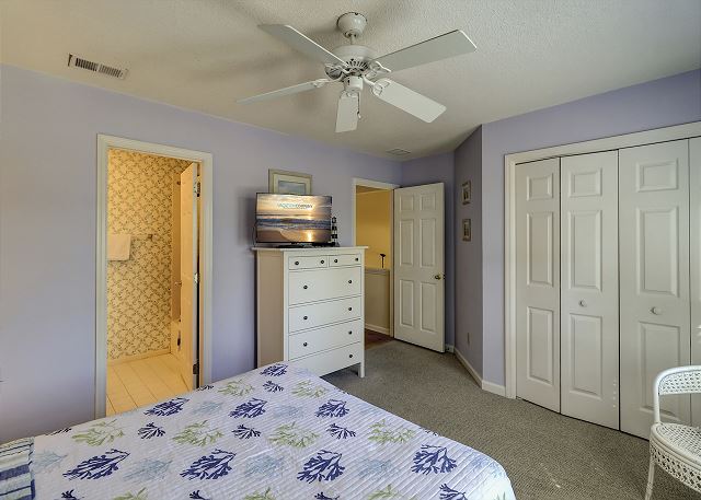 2nd Floor Queen Suite