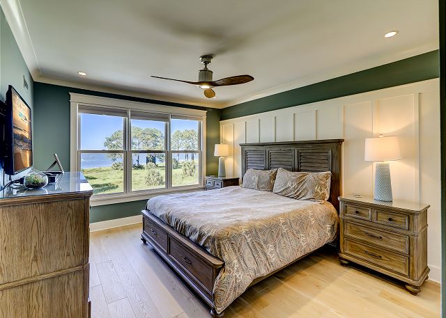 2nd Floor King Bedroom