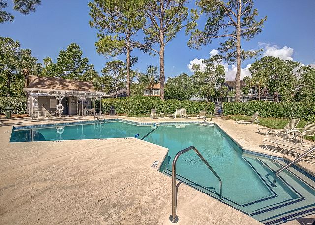 LandsEnd Pool