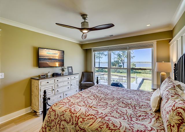1st Floor King Suite