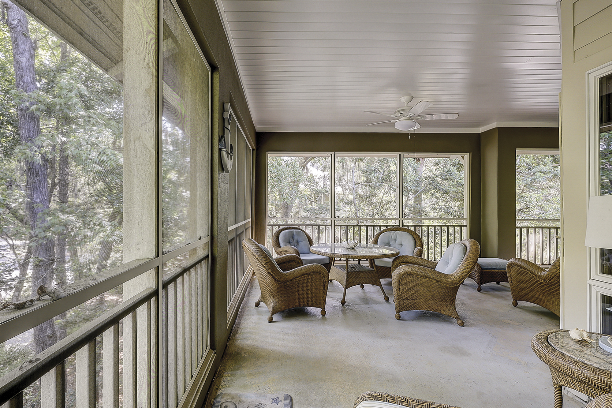Screened-in Porch