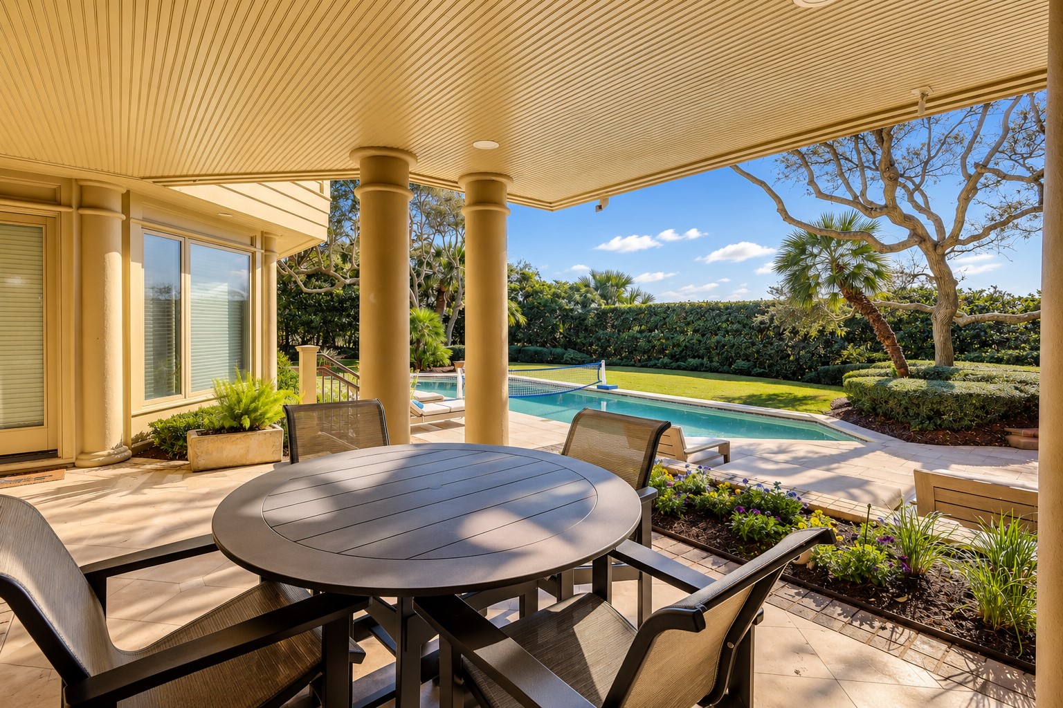 47 South Beach Lagoon - Covered Patio