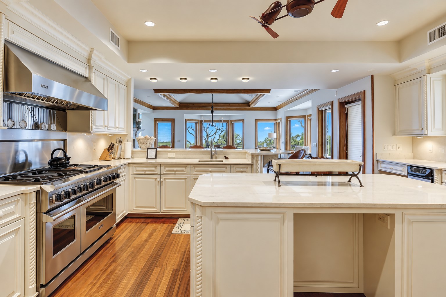 47 South Beach Lagoon - Kitchen