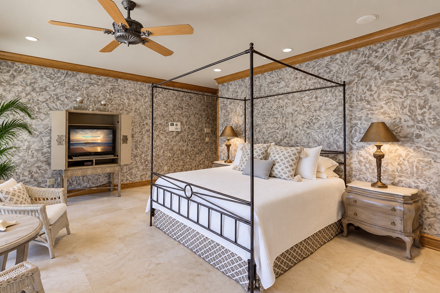 47 South Beach Lagoon -1st Floor King Suite