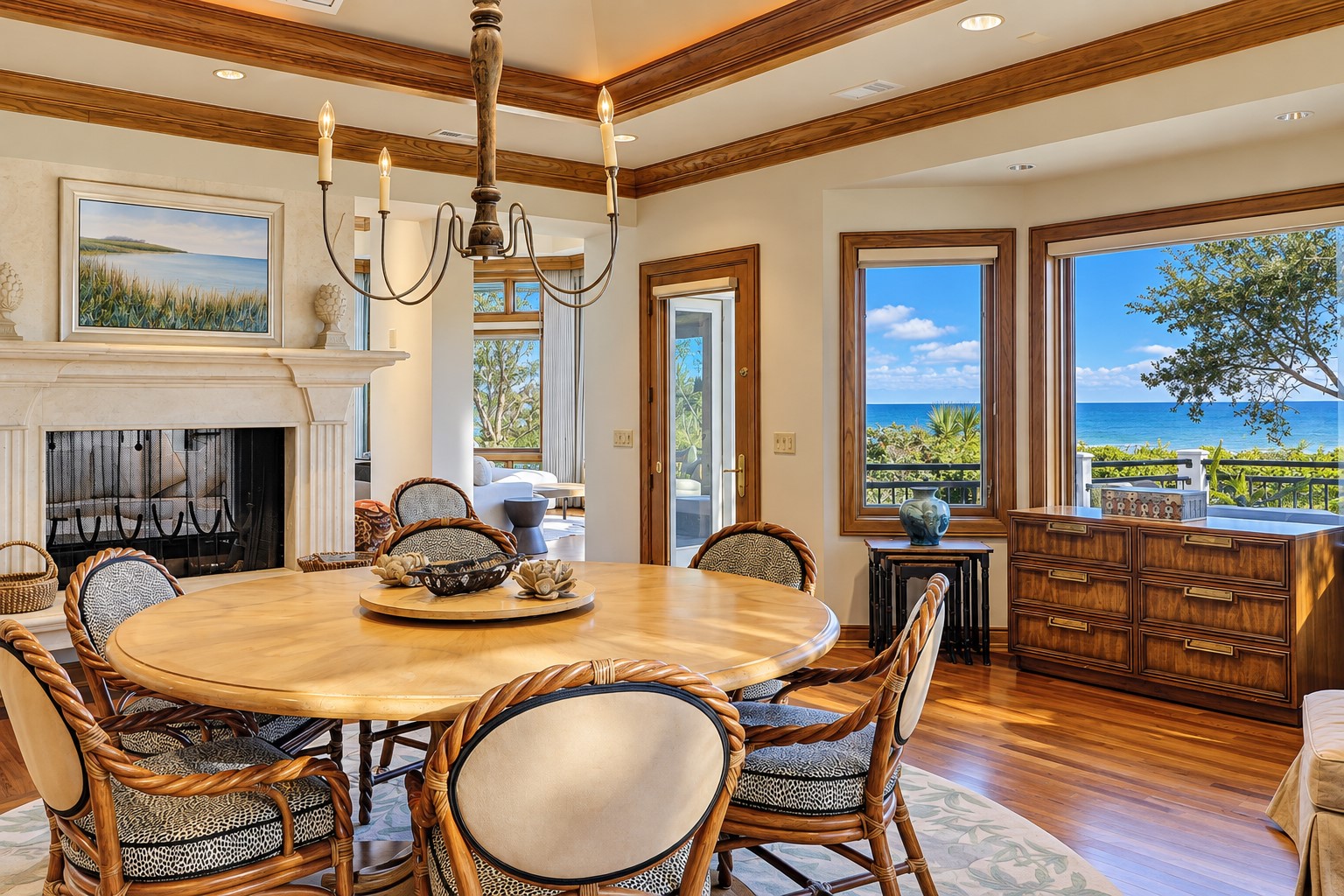 47 South Beach Lagoon - Dining Area
