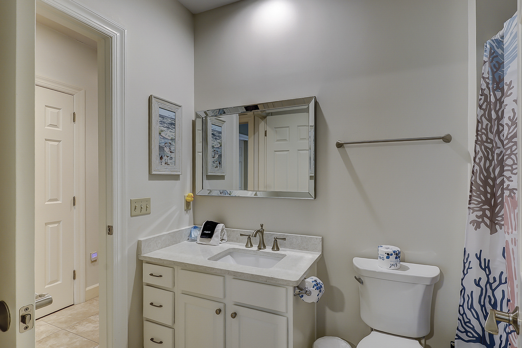 Guest Suite Full Bathroom