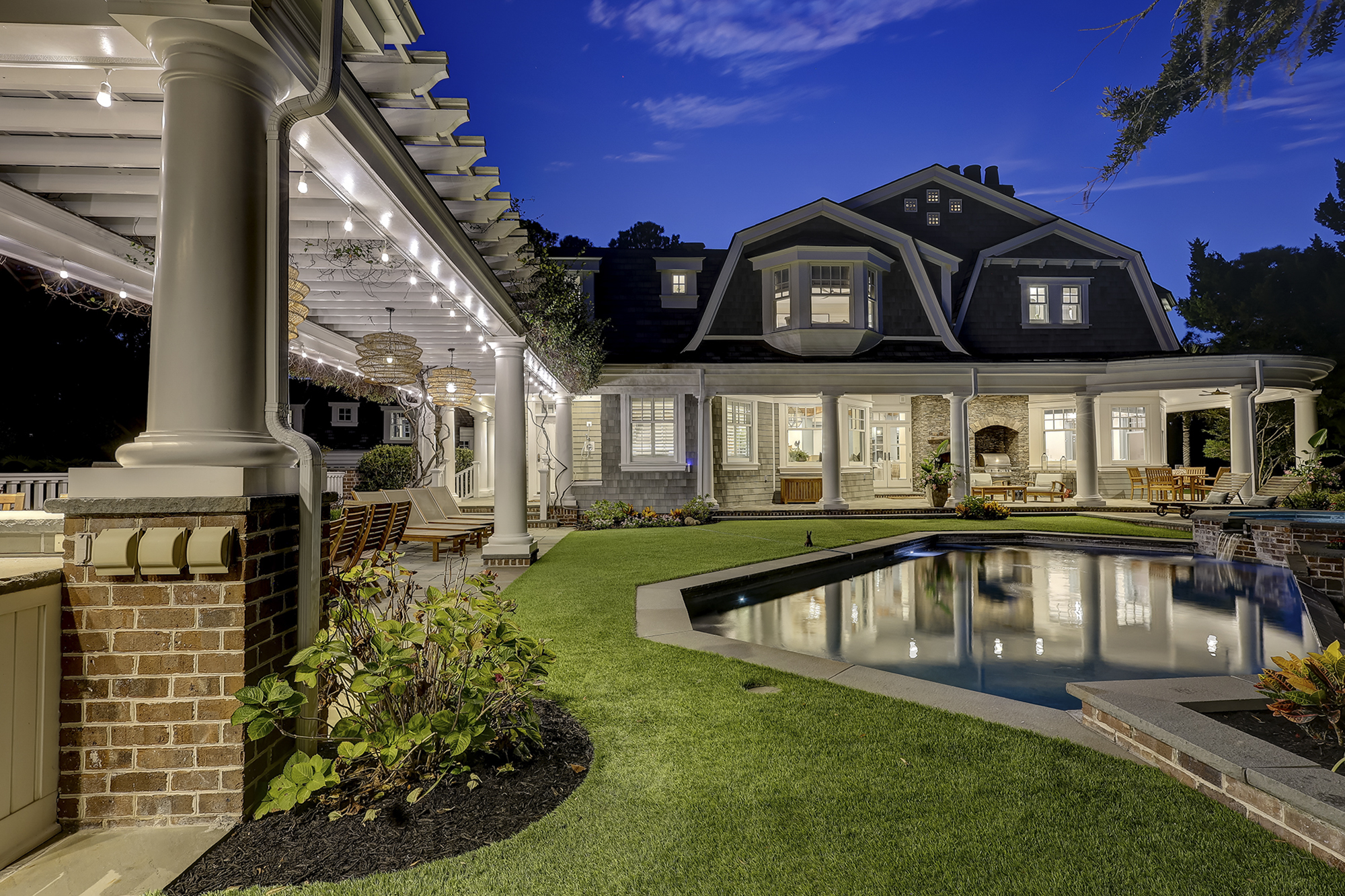 Gull Island Manor | Photo 3