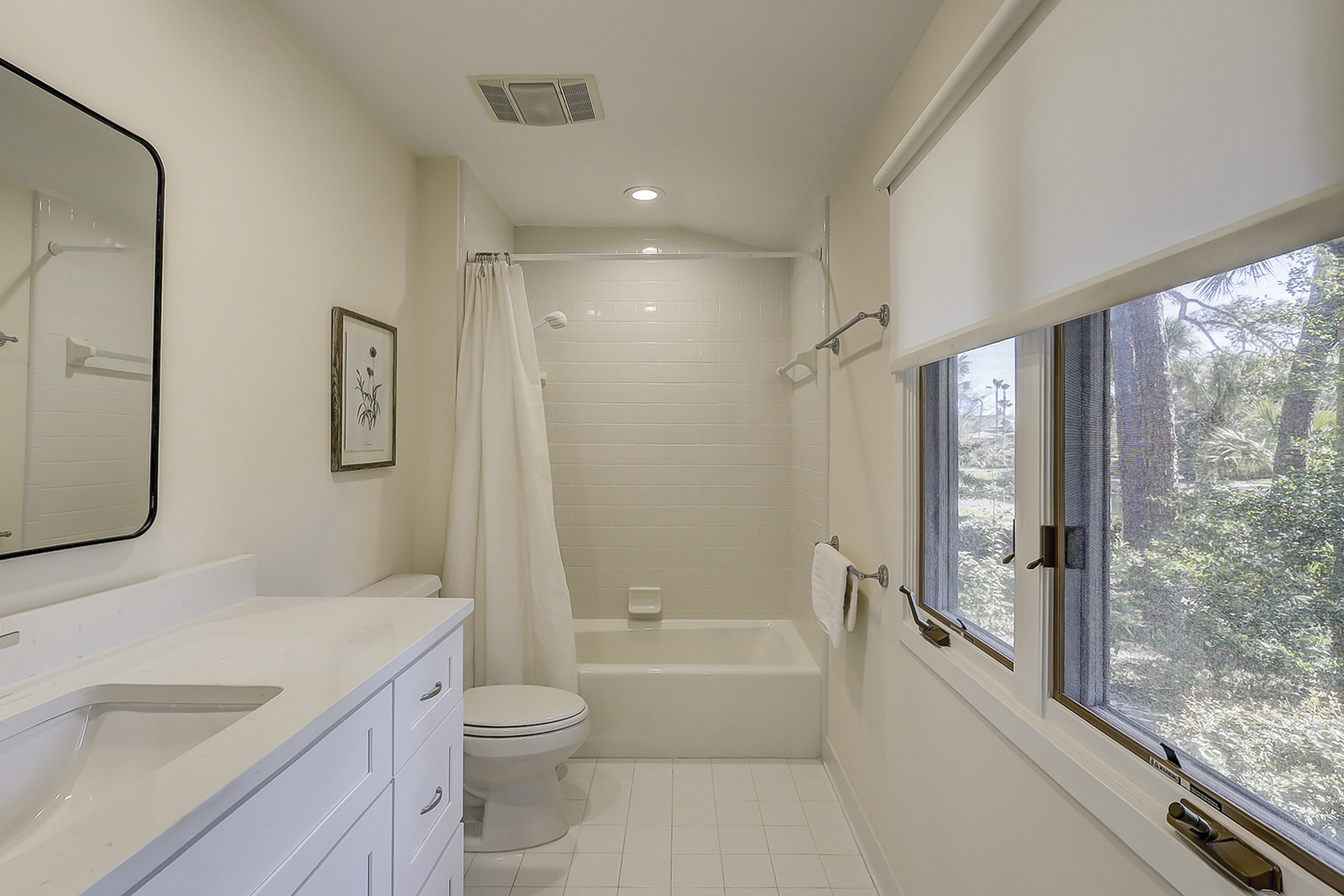 Guest Suite Full Bathroom