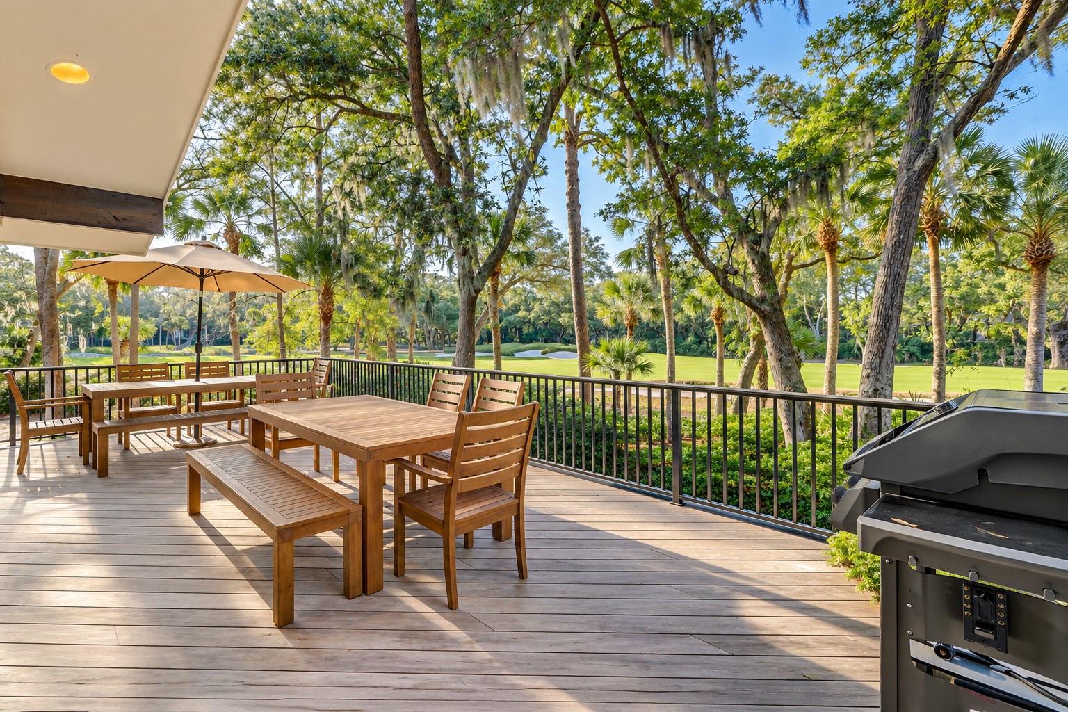 34 West Beach Lagoon - Outdoor Dining Area