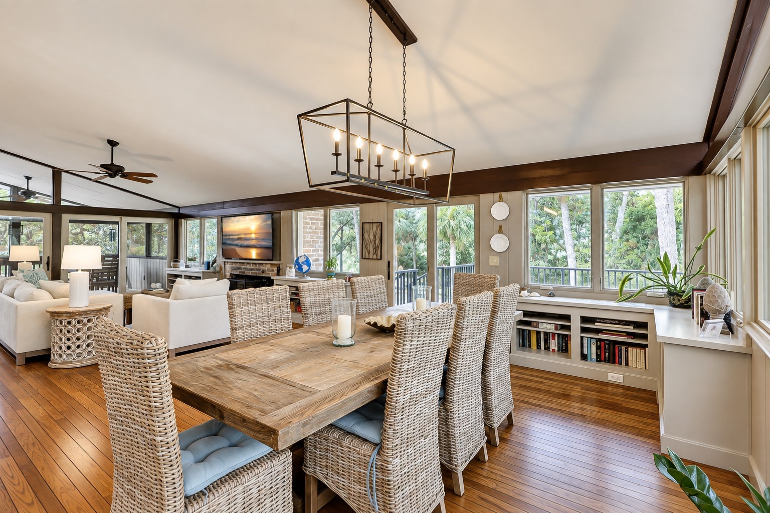 34 West Beach Lagoon - Dining Area