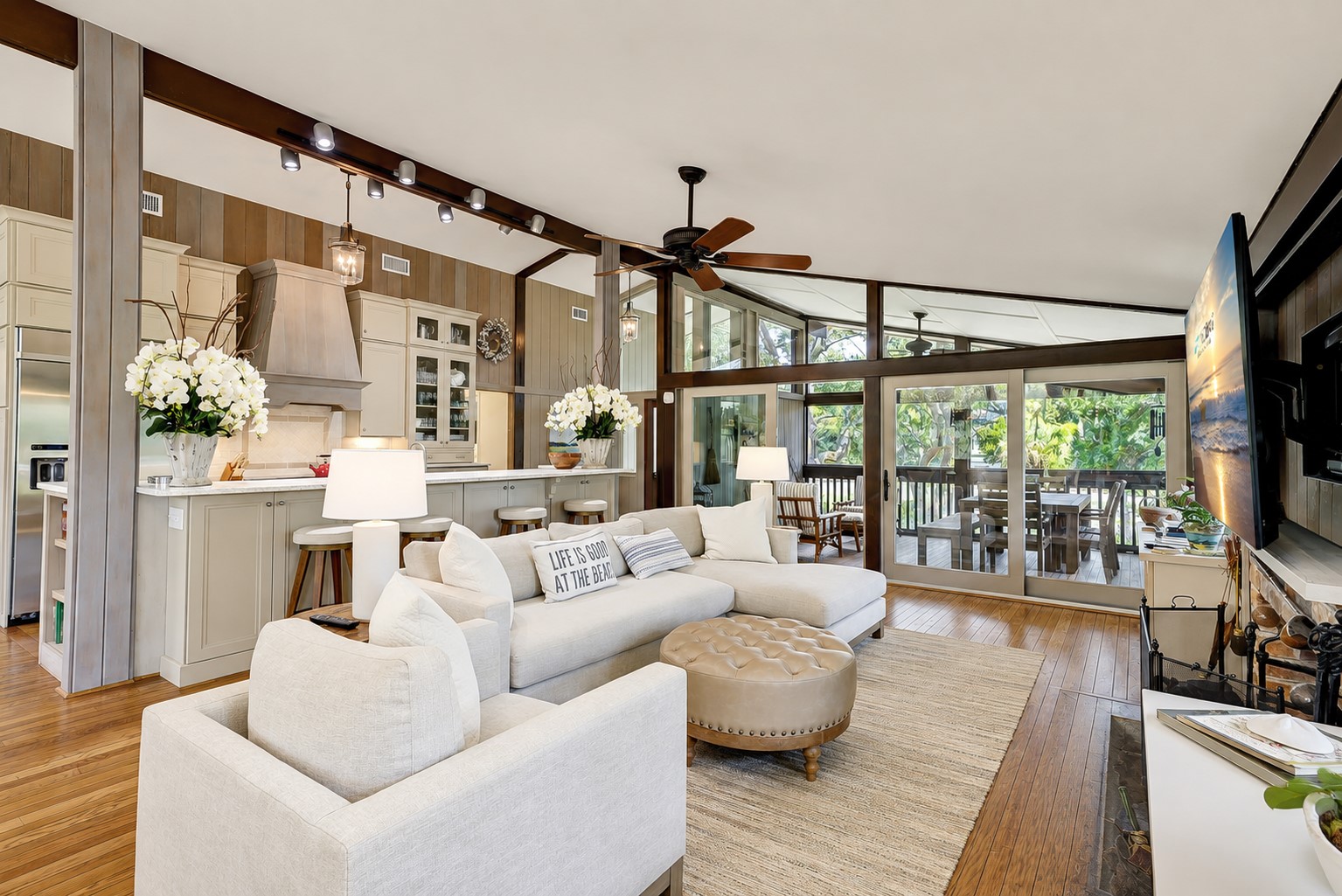 34 West Beach Lagoon - Living Area