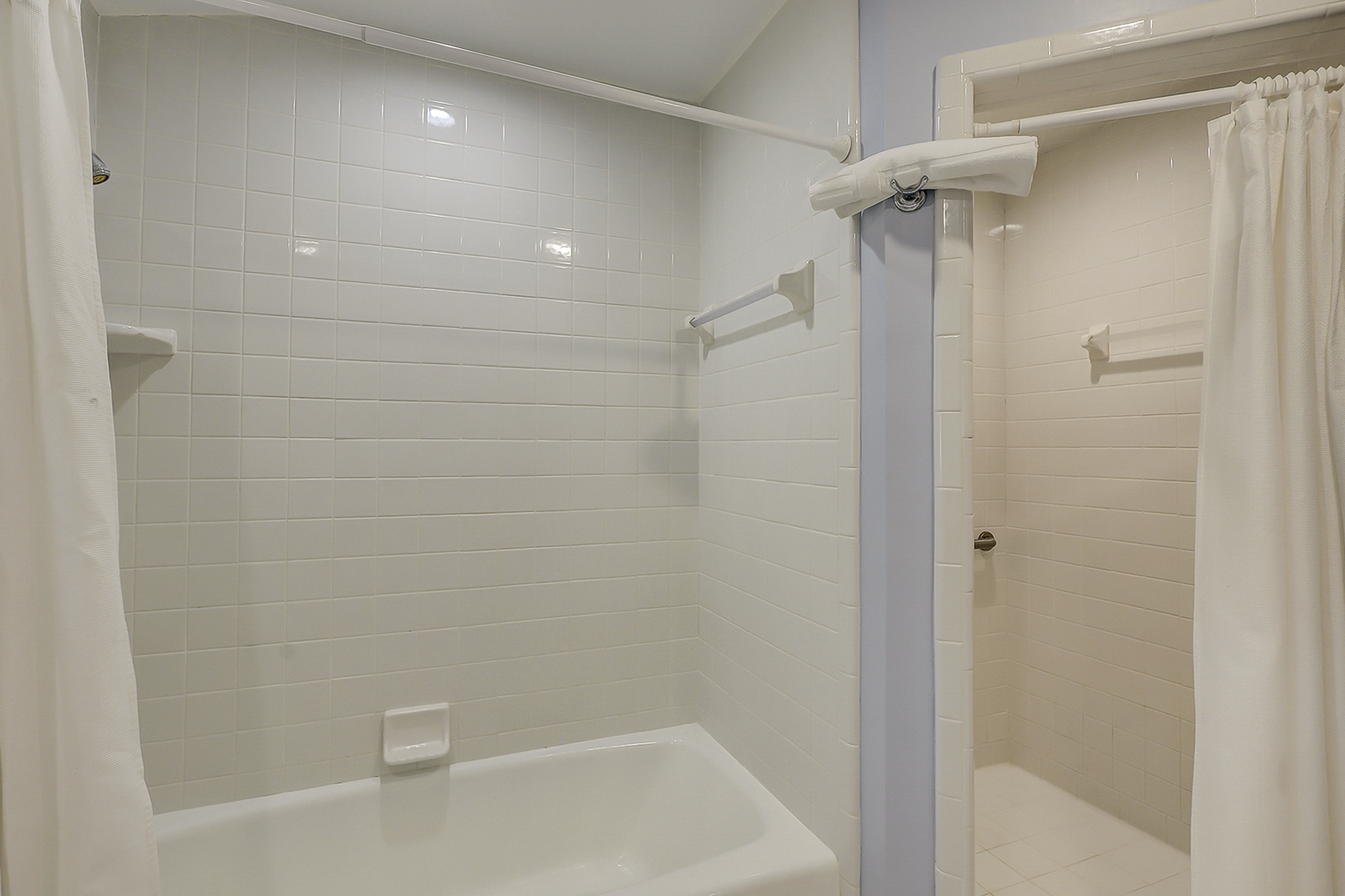 King Suite Full Bathroom