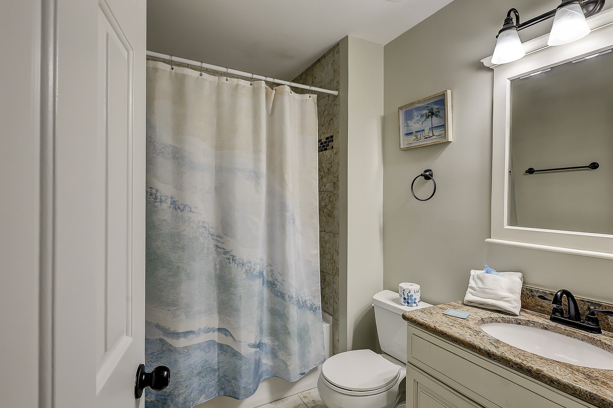 Guest Suite Full Bathroom