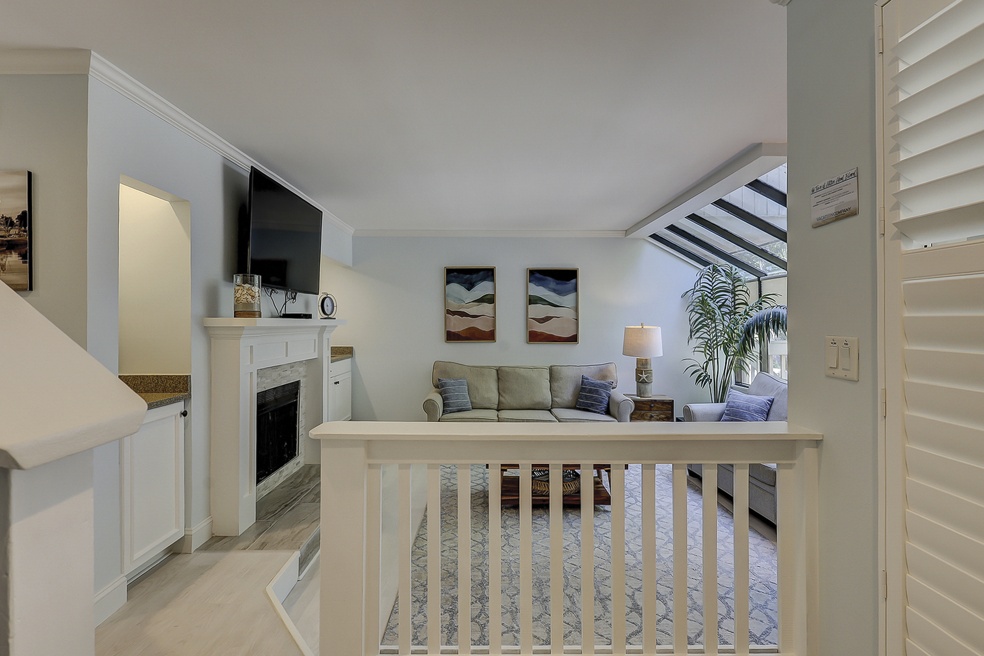 Entry to Living Area