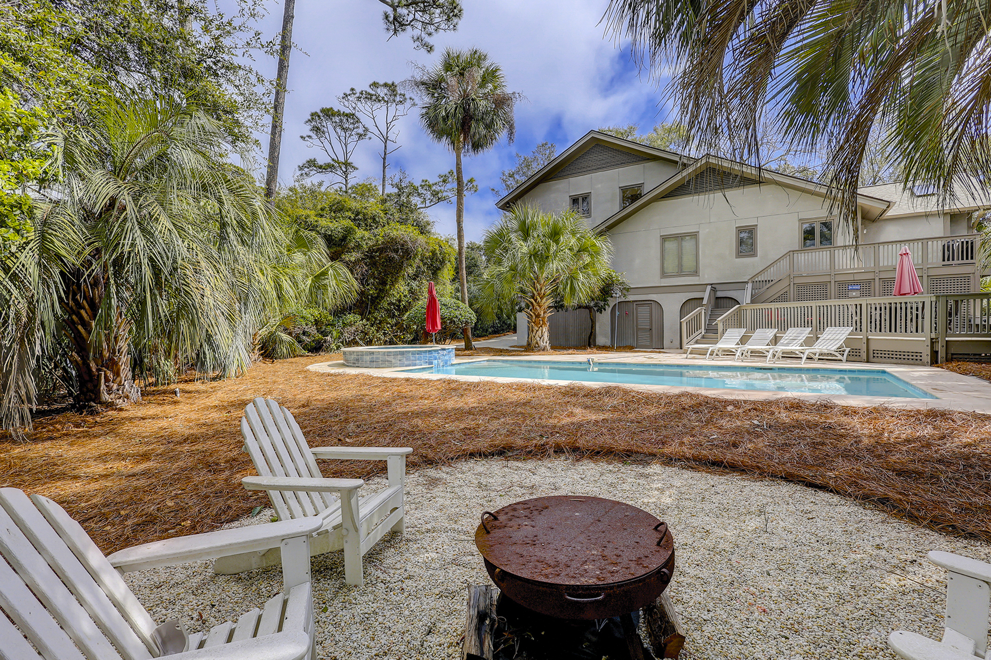 6 Dinghy - Fire Pit & Pool