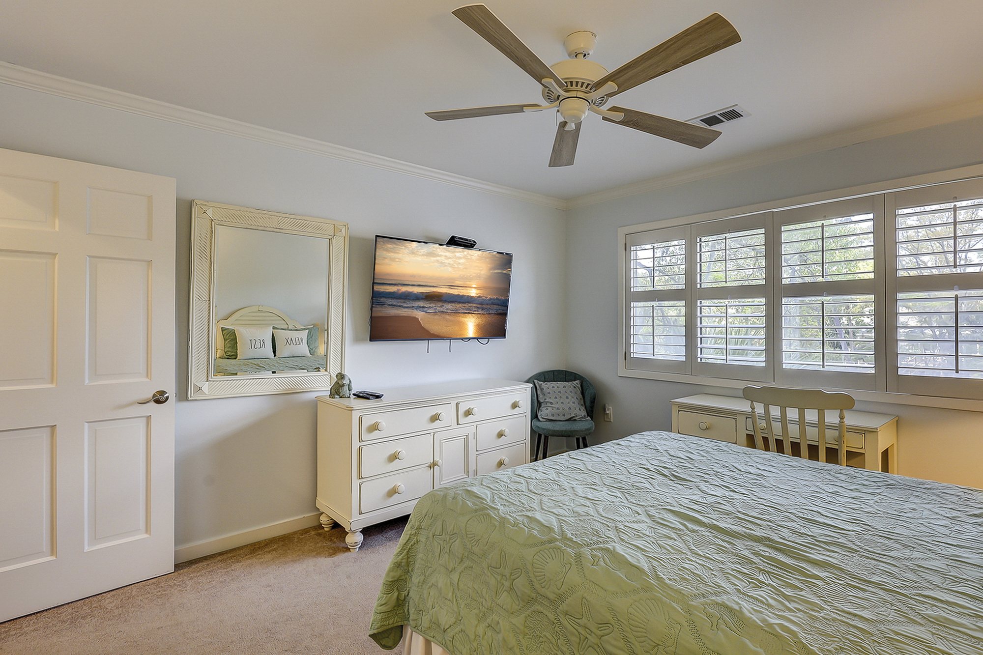 2nd Floor Queen Suite