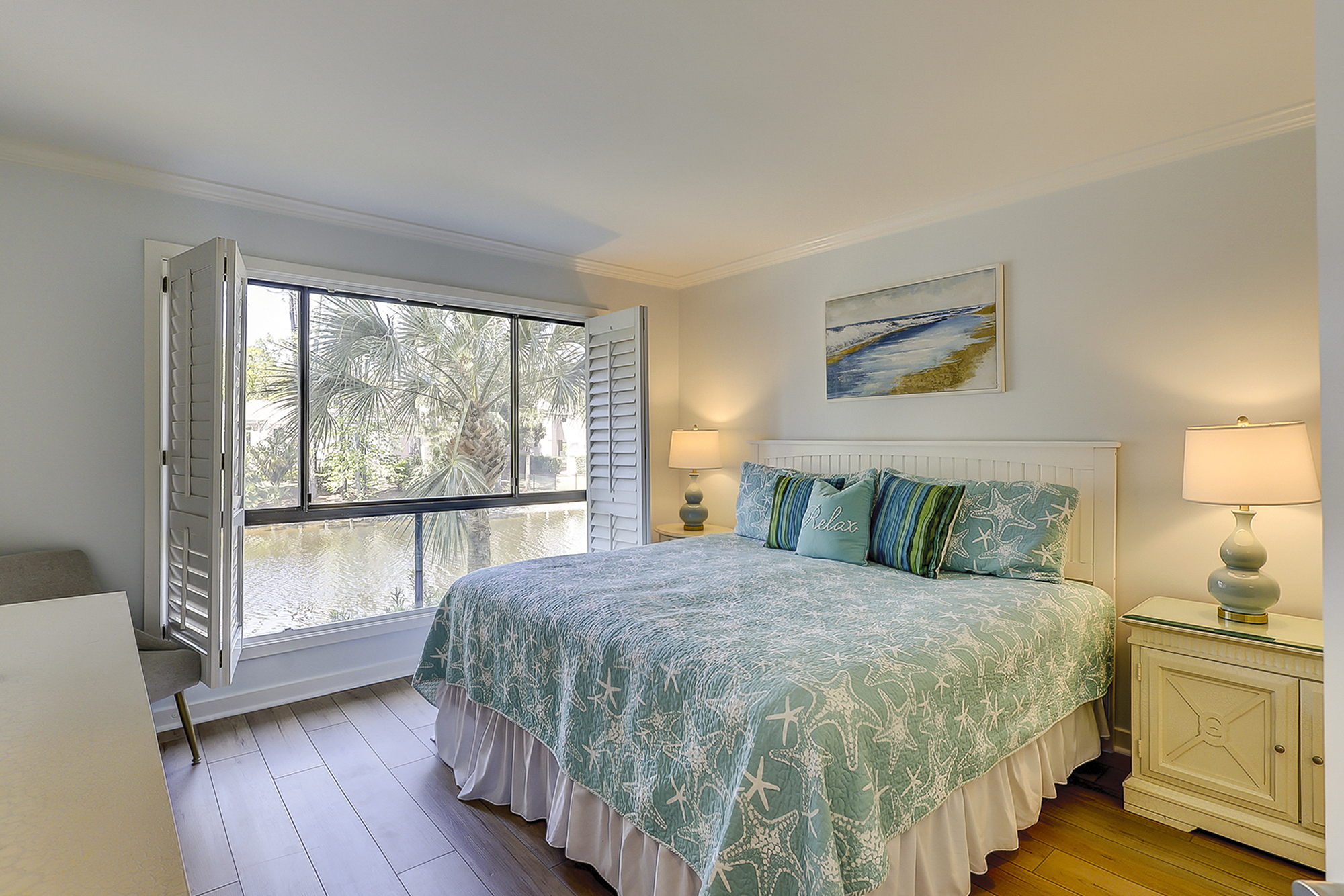 Main Floor King Suite