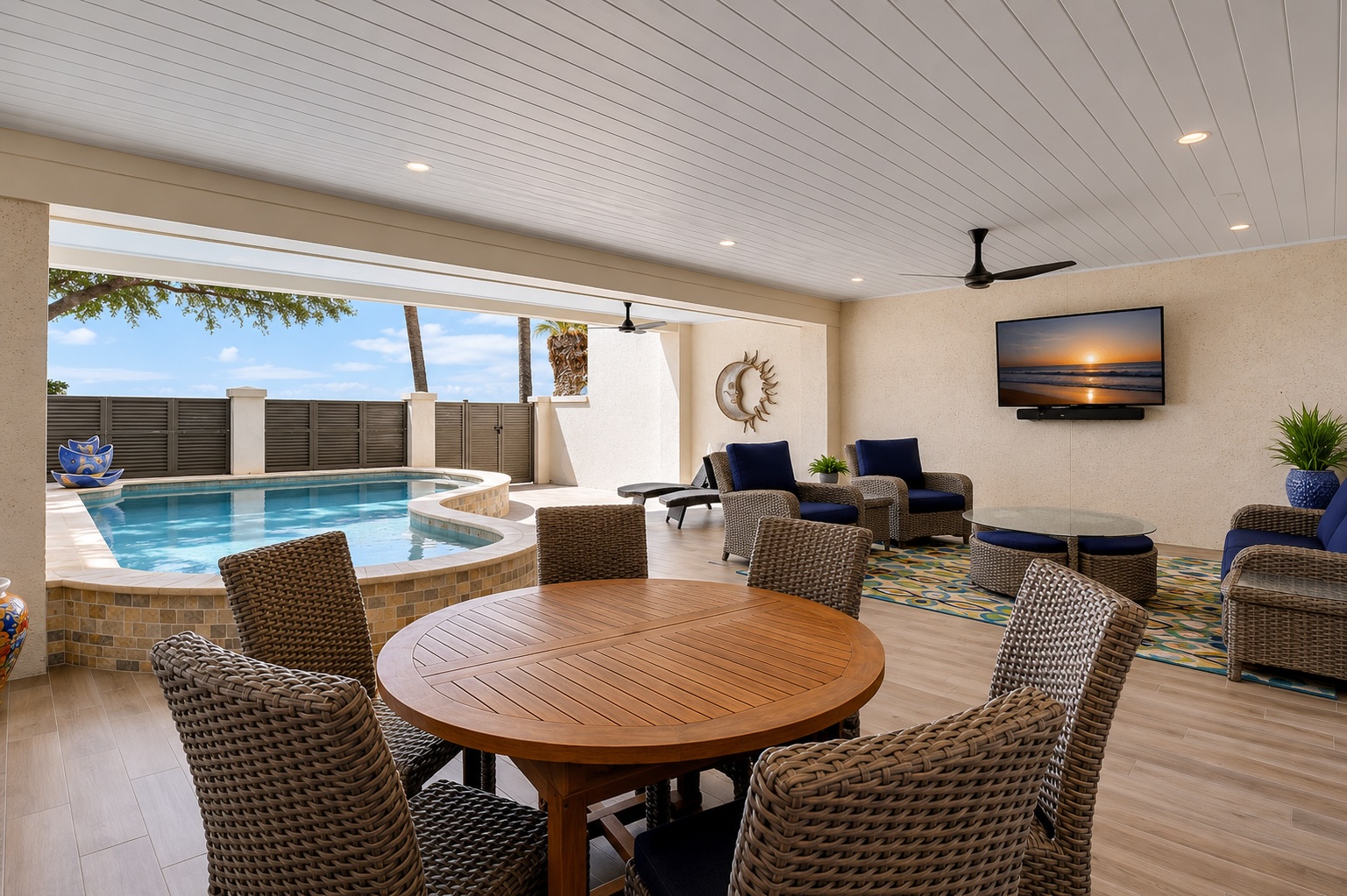 15 Genoa Court - Pool Dining Area
