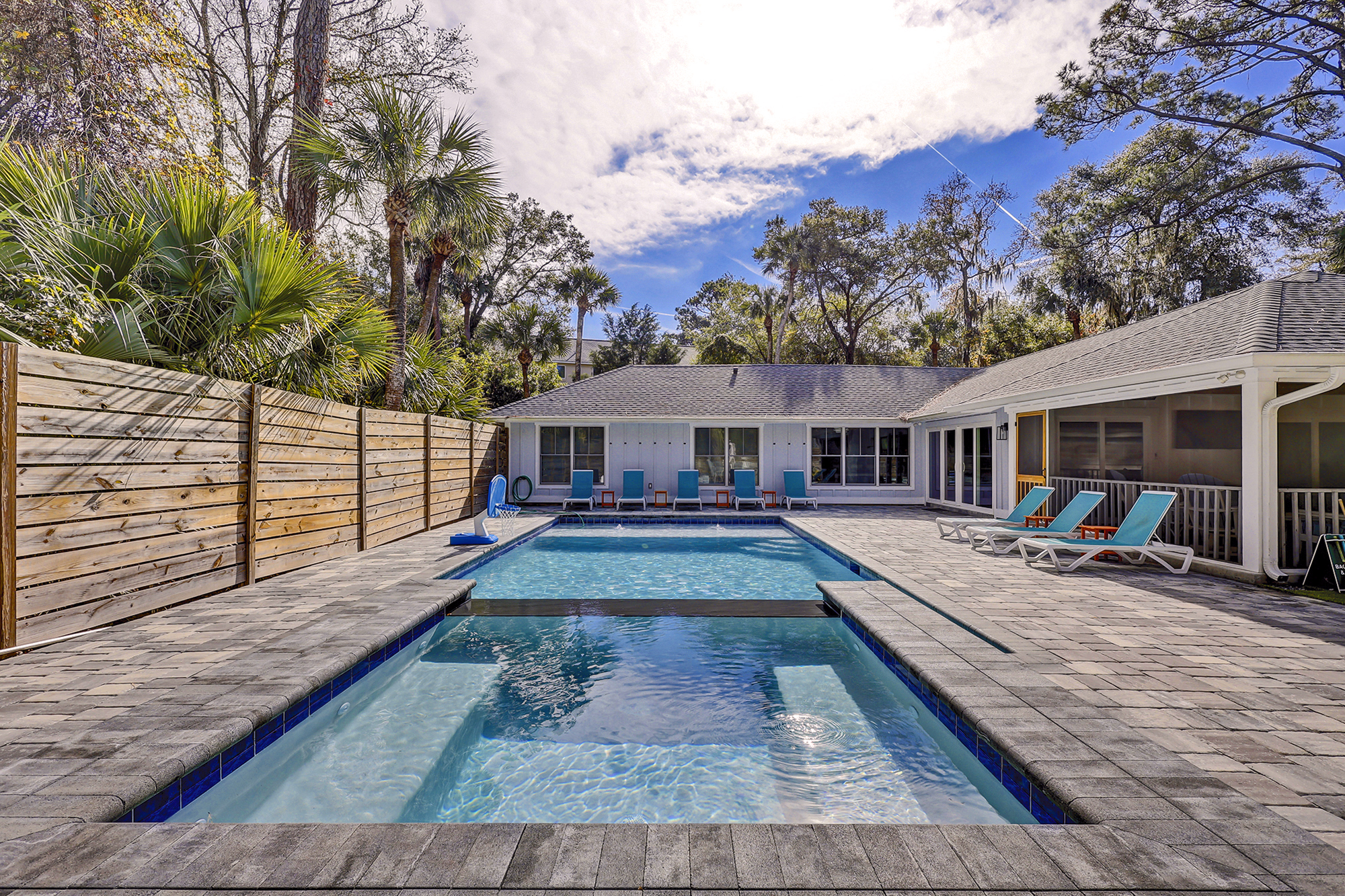 17 Mallard | Photo 2