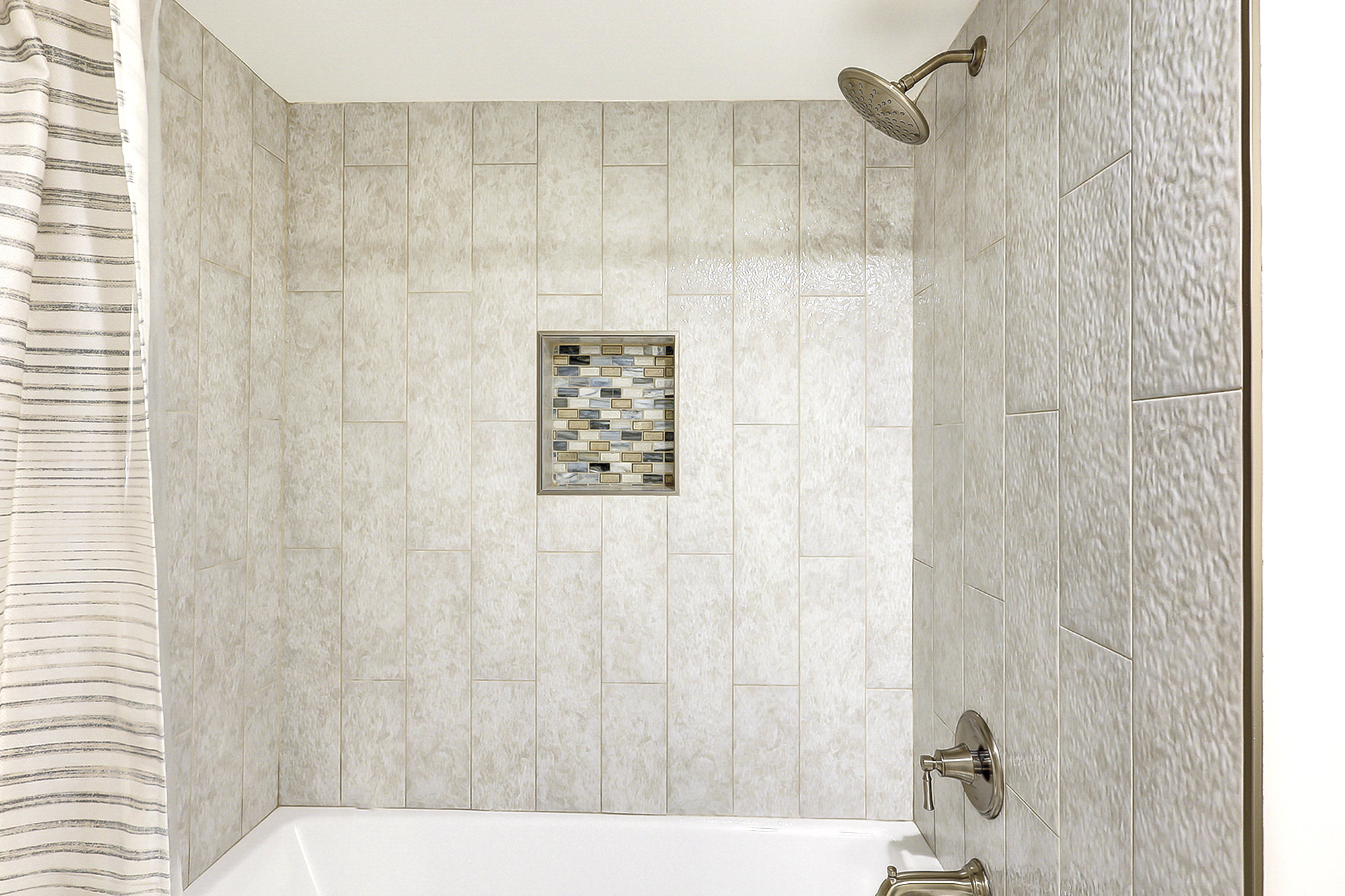 Guest Suite Full Bathroom