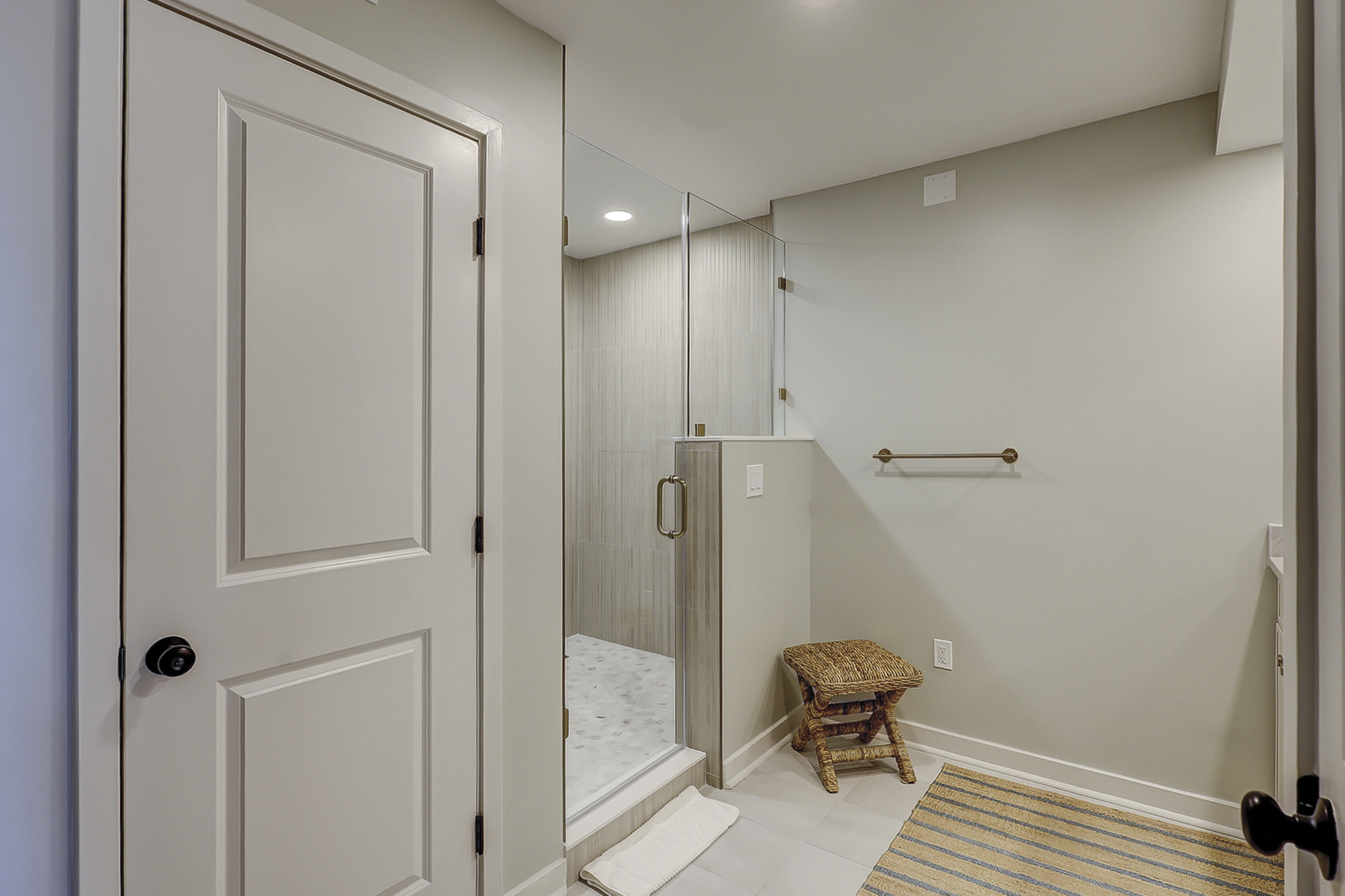 King Suite Full Bathroom