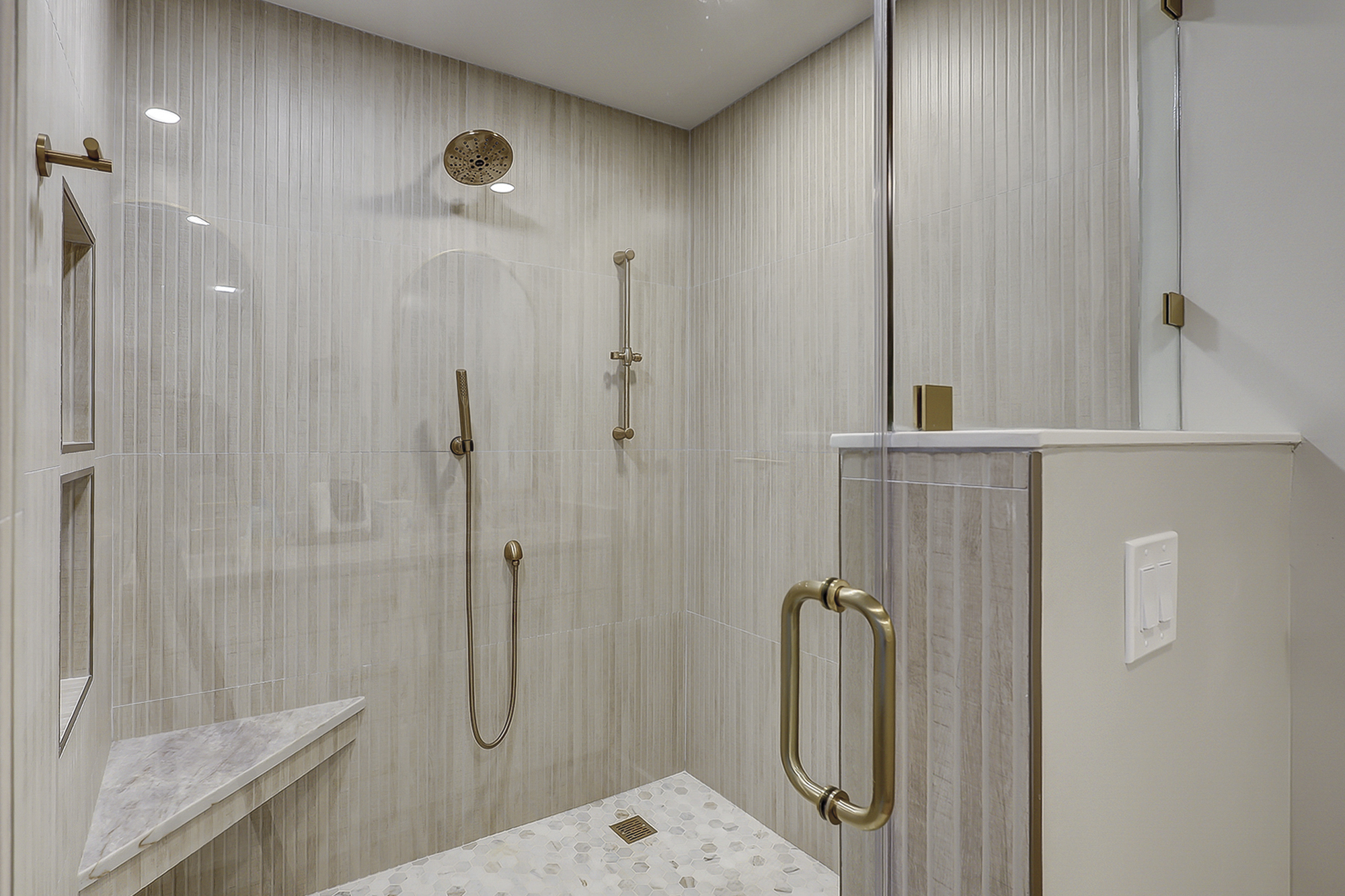 King Suite Full Bathroom