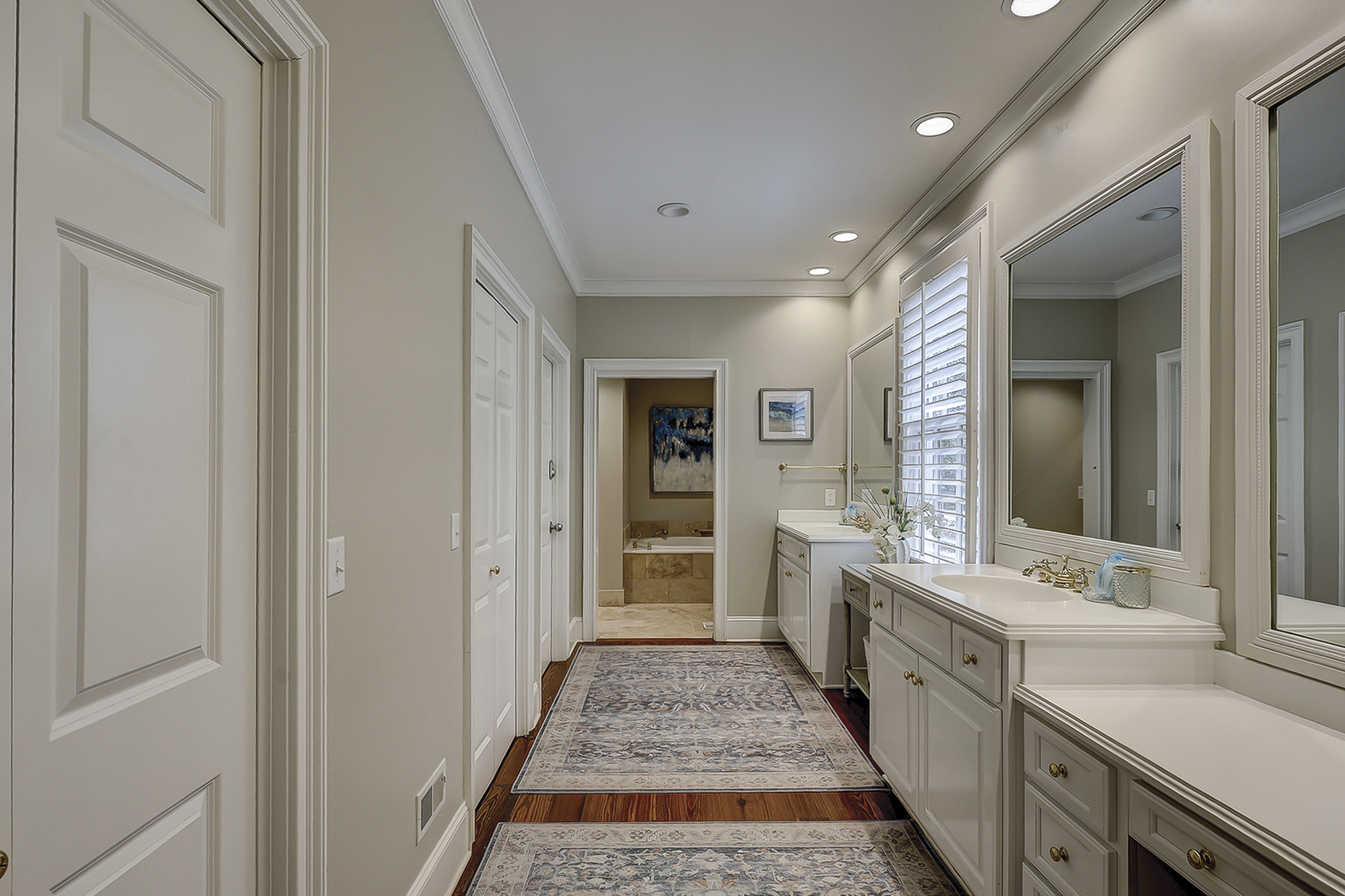 Main Floor Master Suite Full Bathroom