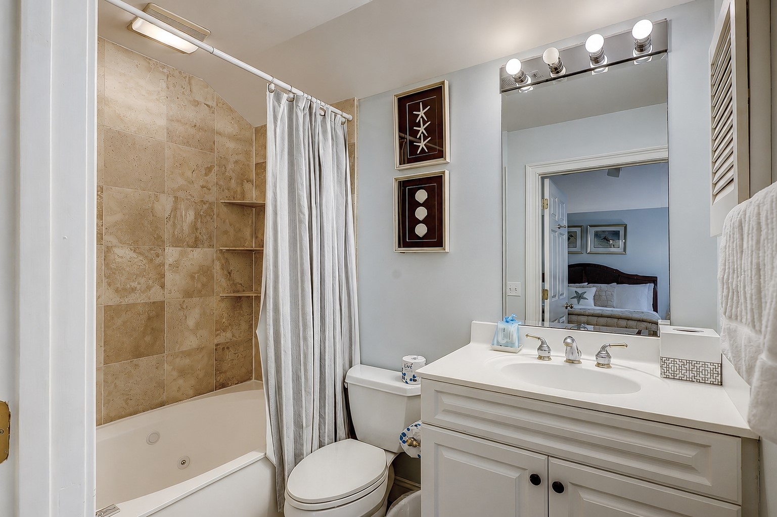 Guest Cottage Full Bathroom