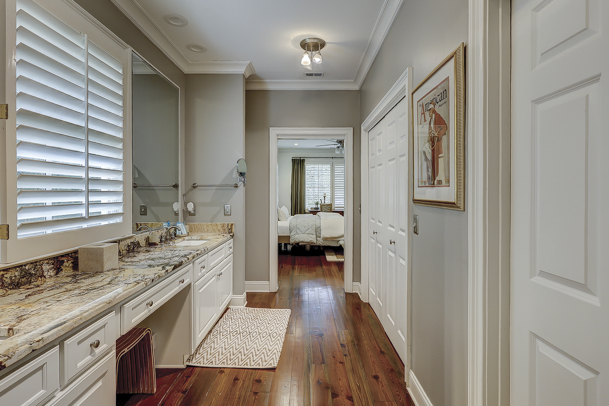 2nd Floor King Suite Full Bathroom