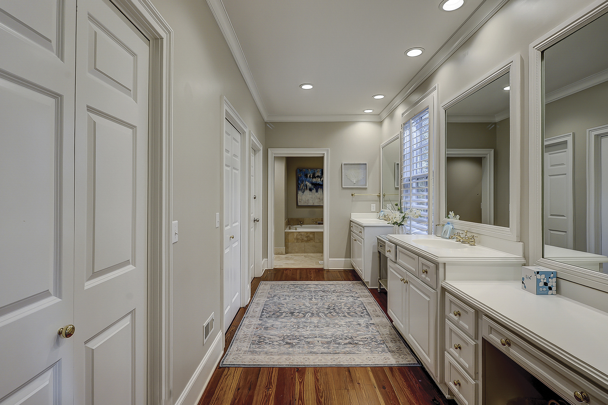 Main Floor Master Suite Full Bathroom