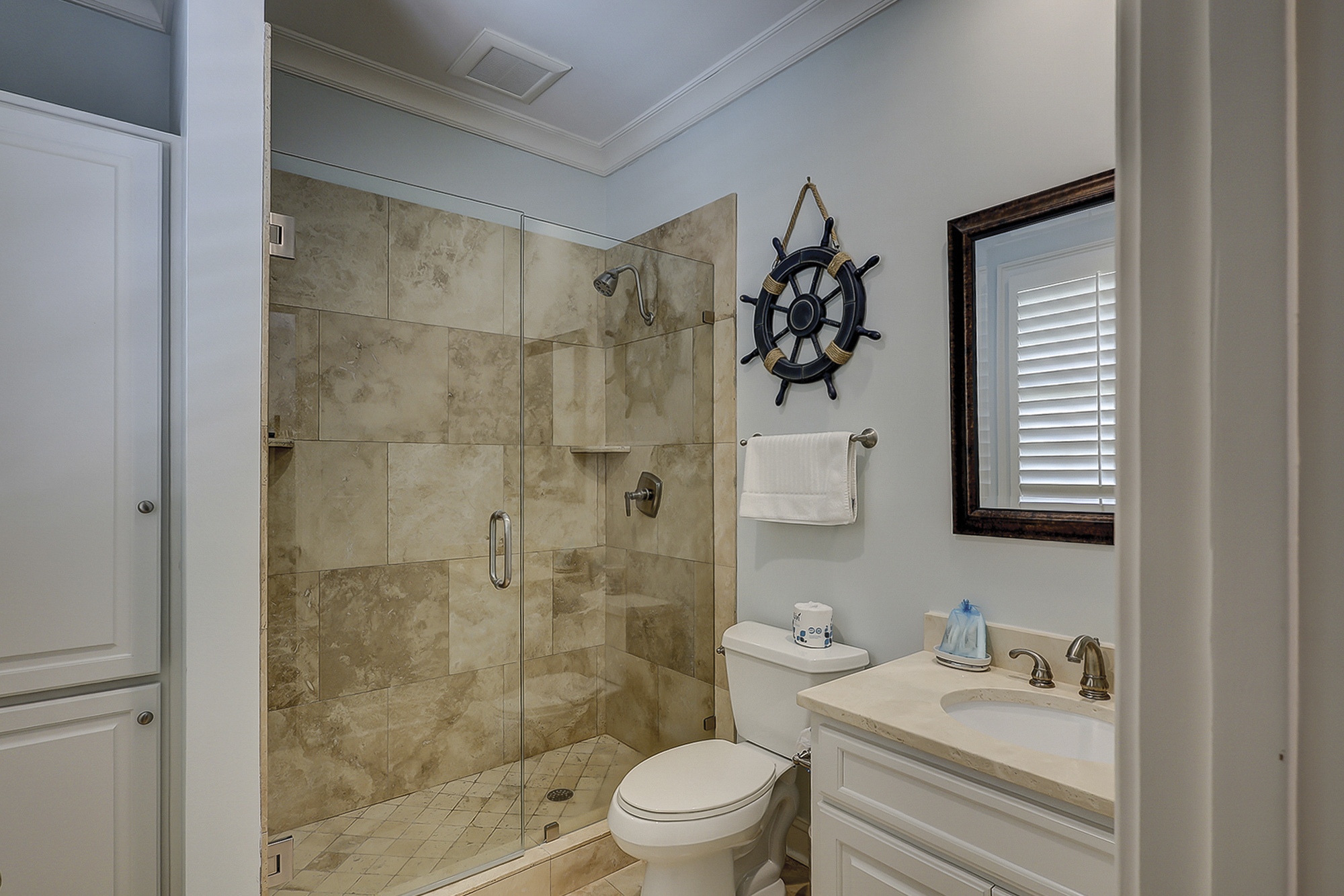 2nd Floor Guest Suite Full Bathroom