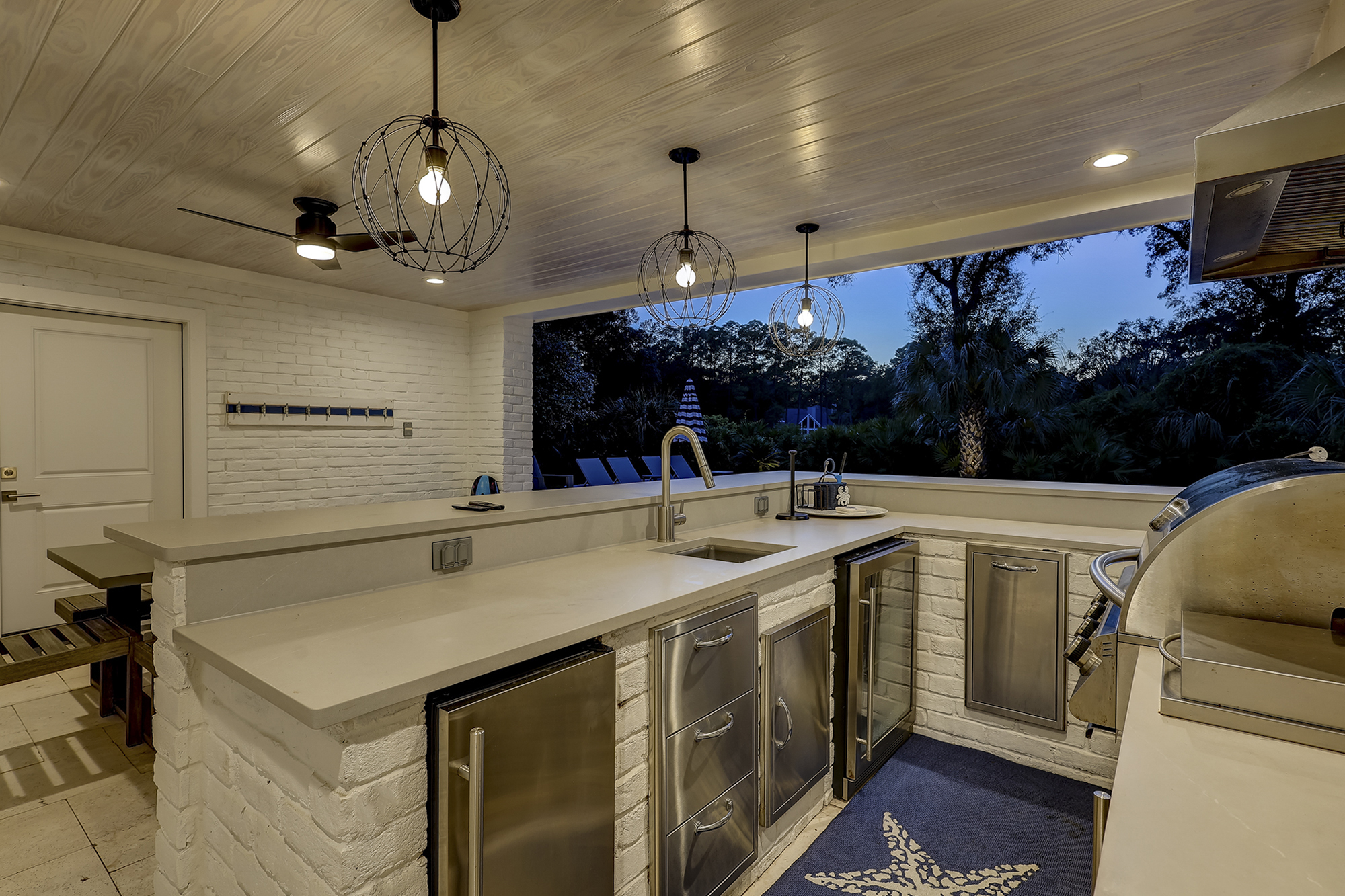 Outdoor Kitchen